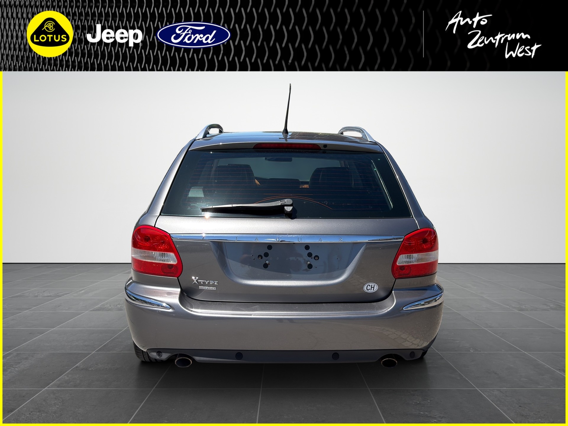 JAGUAR X-Type Estate 3.0 V6 Traction4 Sov. Anniv. Aut.-image-3