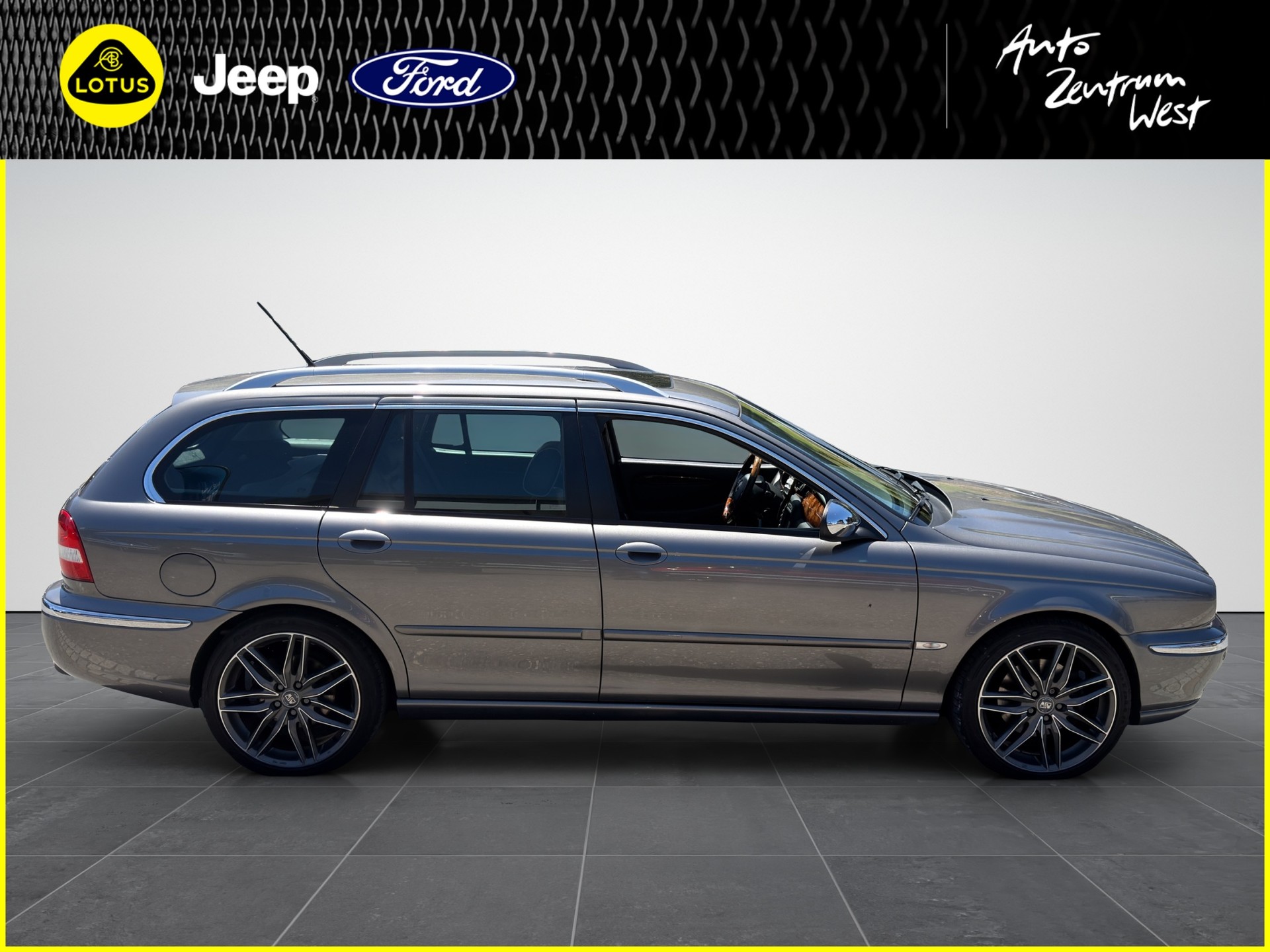 JAGUAR X-Type Estate 3.0 V6 Traction4 Sov. Anniv. Aut.-image-5