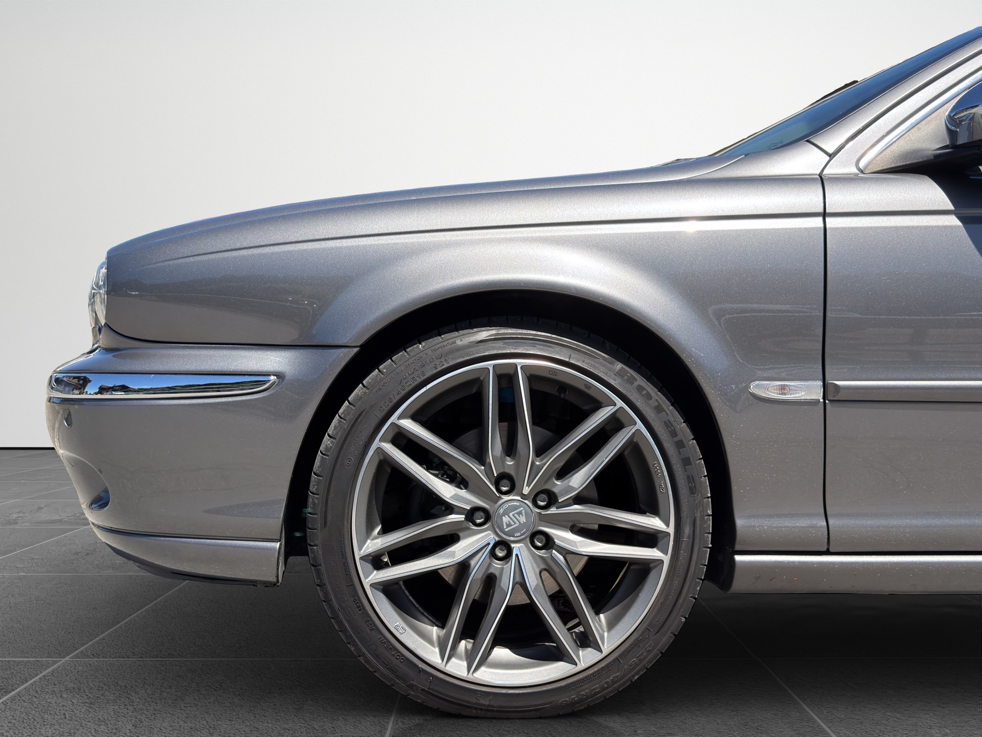 JAGUAR X-Type Estate 3.0 V6 Traction4 Sov. Anniv. Aut.-image-14