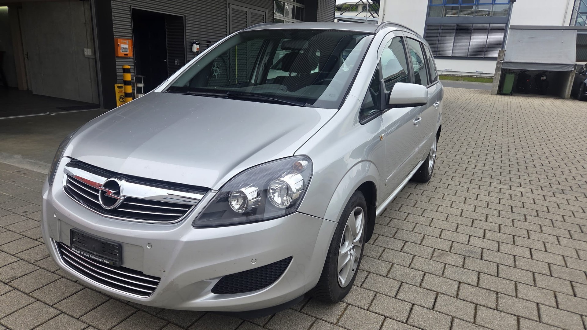 OPEL Zafira 1.8i 16V-image-0
