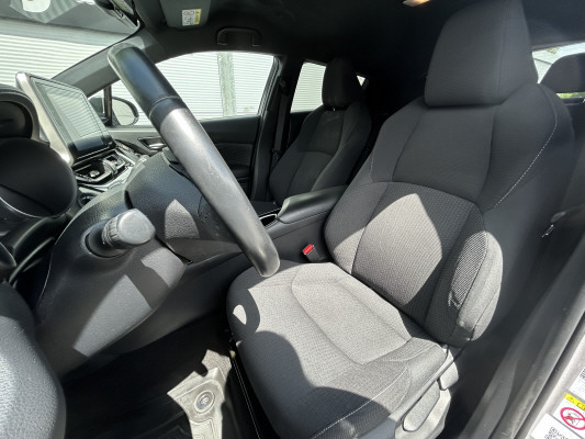 TOYOTA C-HR 1.2 Trend 4WD-image-6