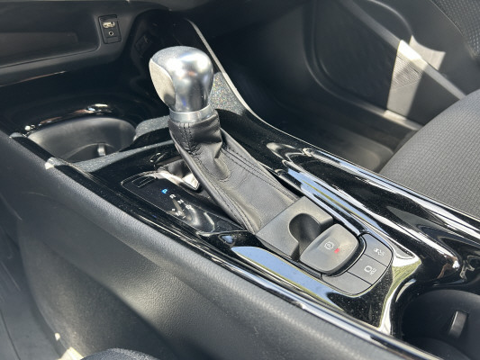 TOYOTA C-HR 1.2 Trend 4WD-image-12