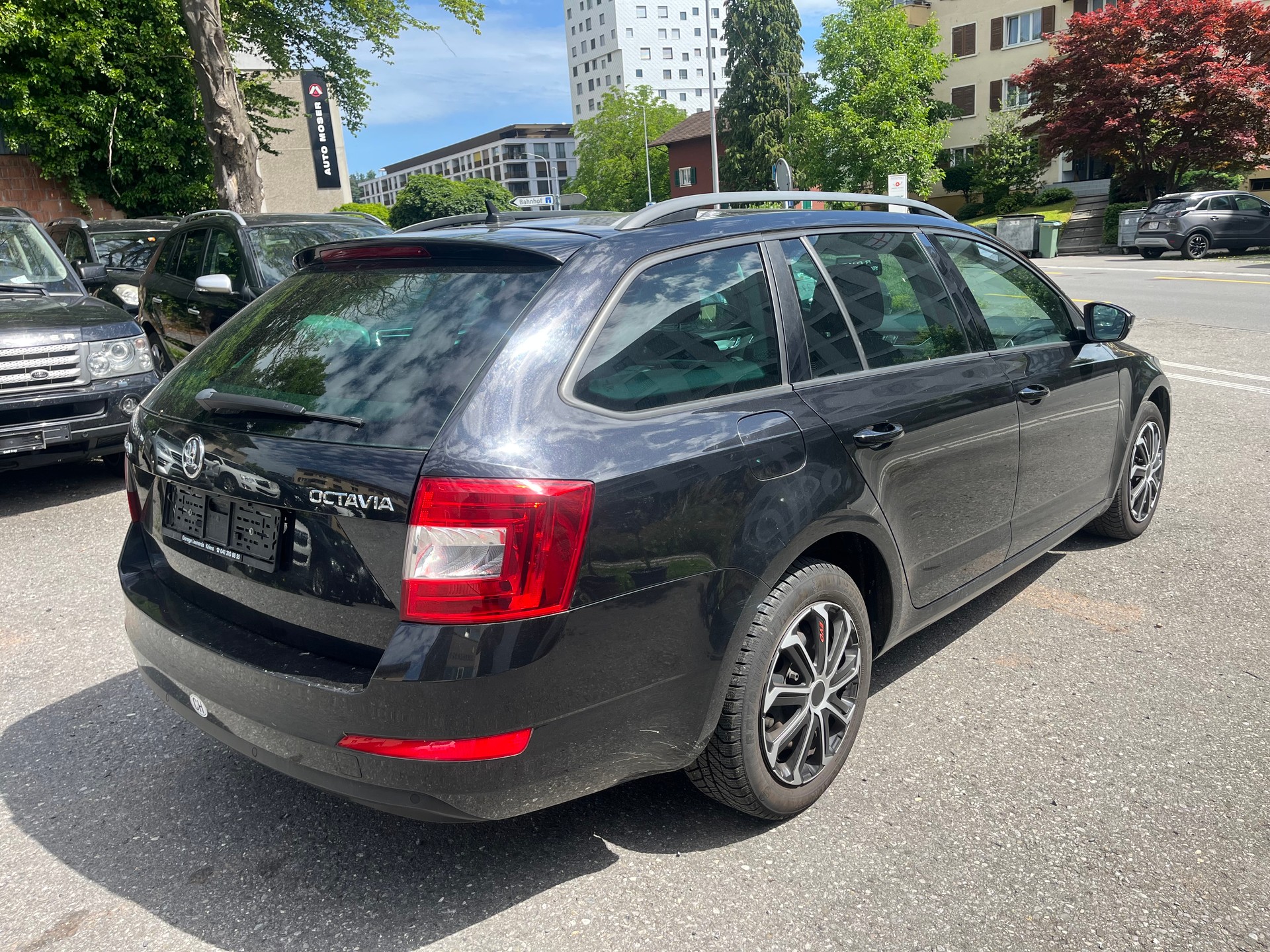 SKODA Octavia Combi 1.6 TDI Ambition DSG-image-4