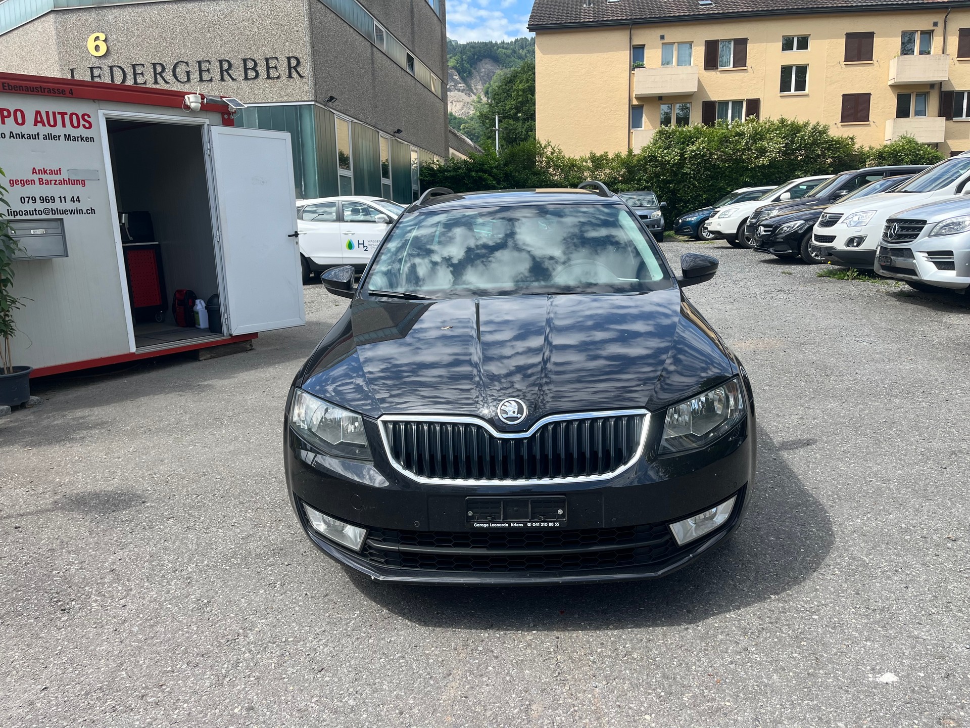 SKODA Octavia Combi 1.6 TDI Ambition DSG-image-0