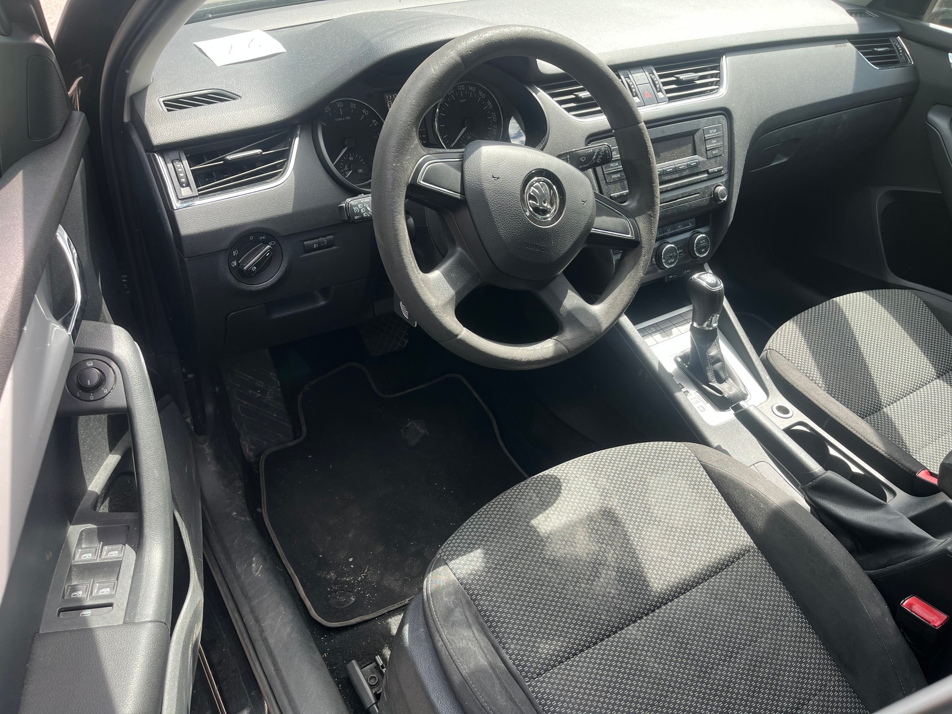 SKODA Octavia Combi 1.6 TDI Ambition DSG-image-8
