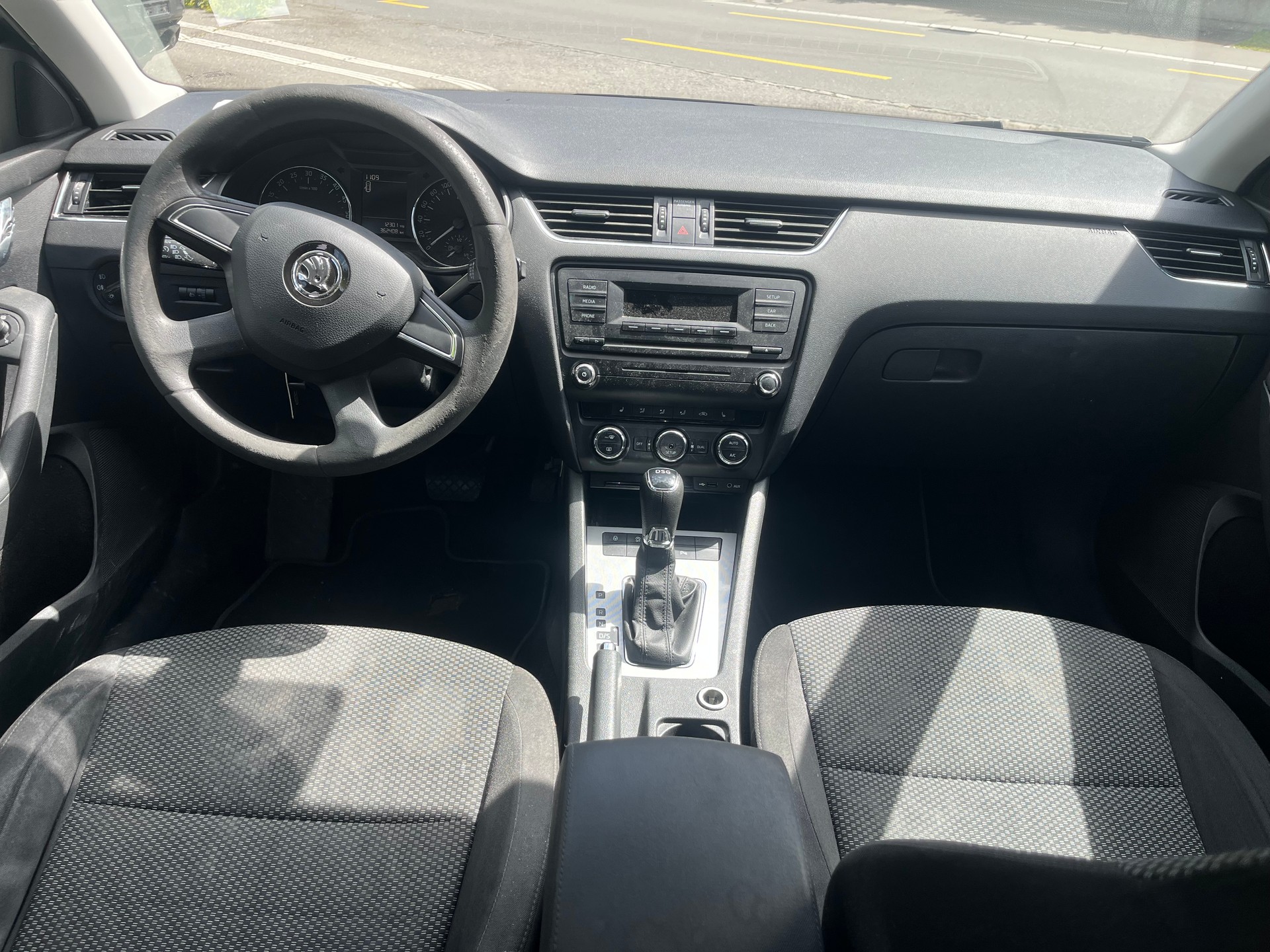 SKODA Octavia Combi 1.6 TDI Ambition DSG-image-7