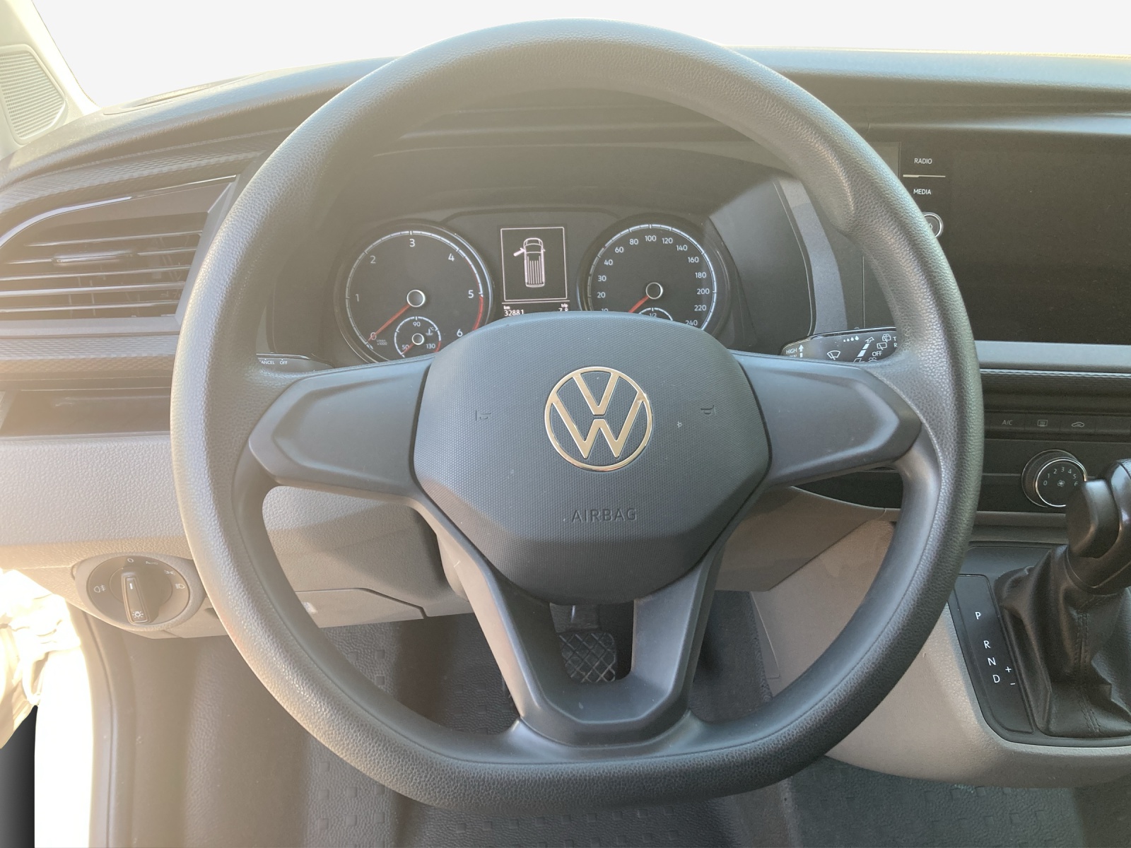 VW T6.1 2.0 TDI DSG-image-9