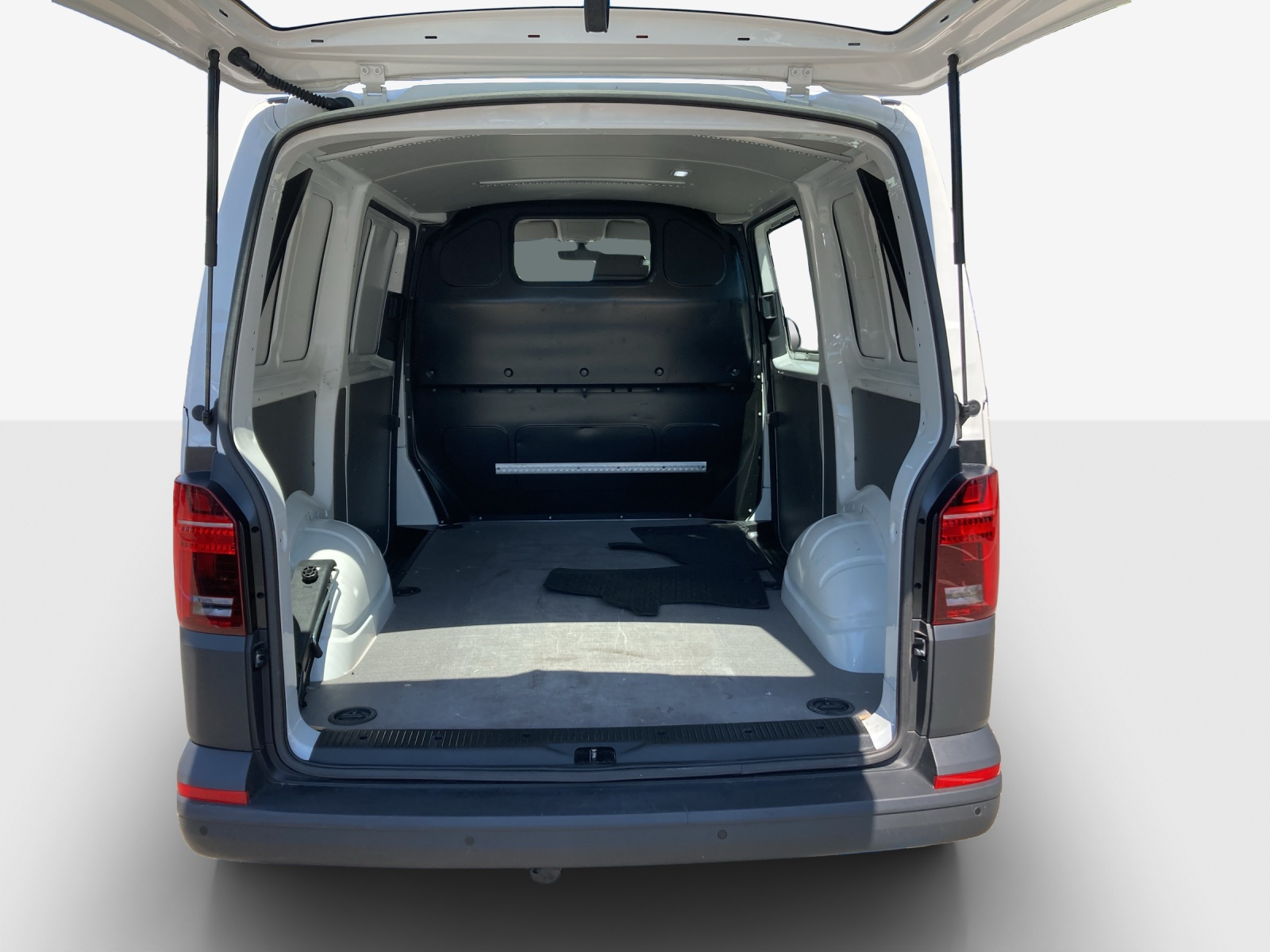 VW T6.1 2.0 TDI DSG-image-12