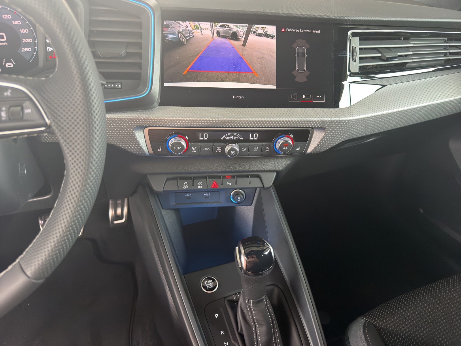 AUDI A1 Sportback 30 TFSI S Line Attraction S-tronic-image-10