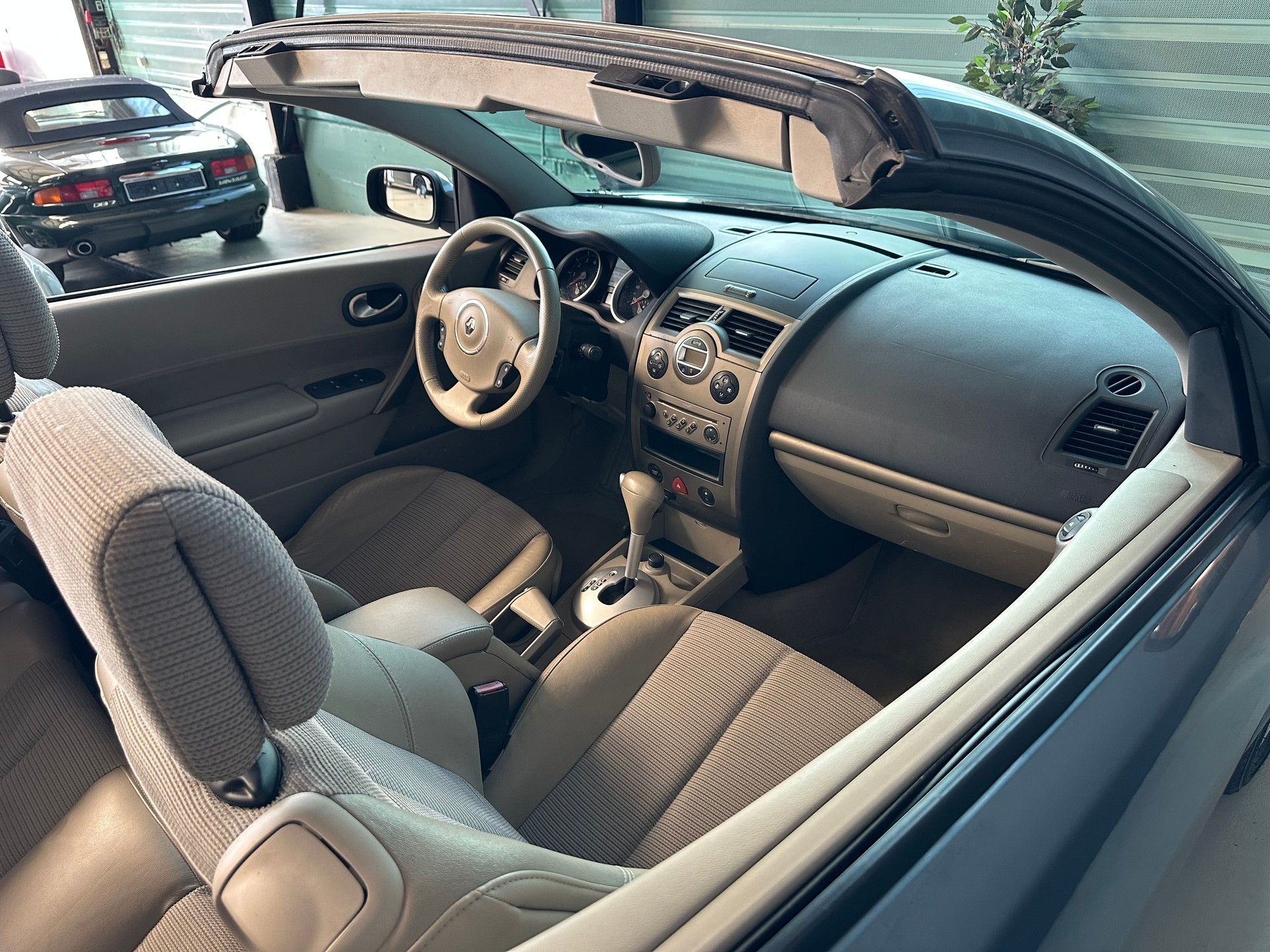 RENAULT Mégane C-C 2.0 16V Exception-image-11