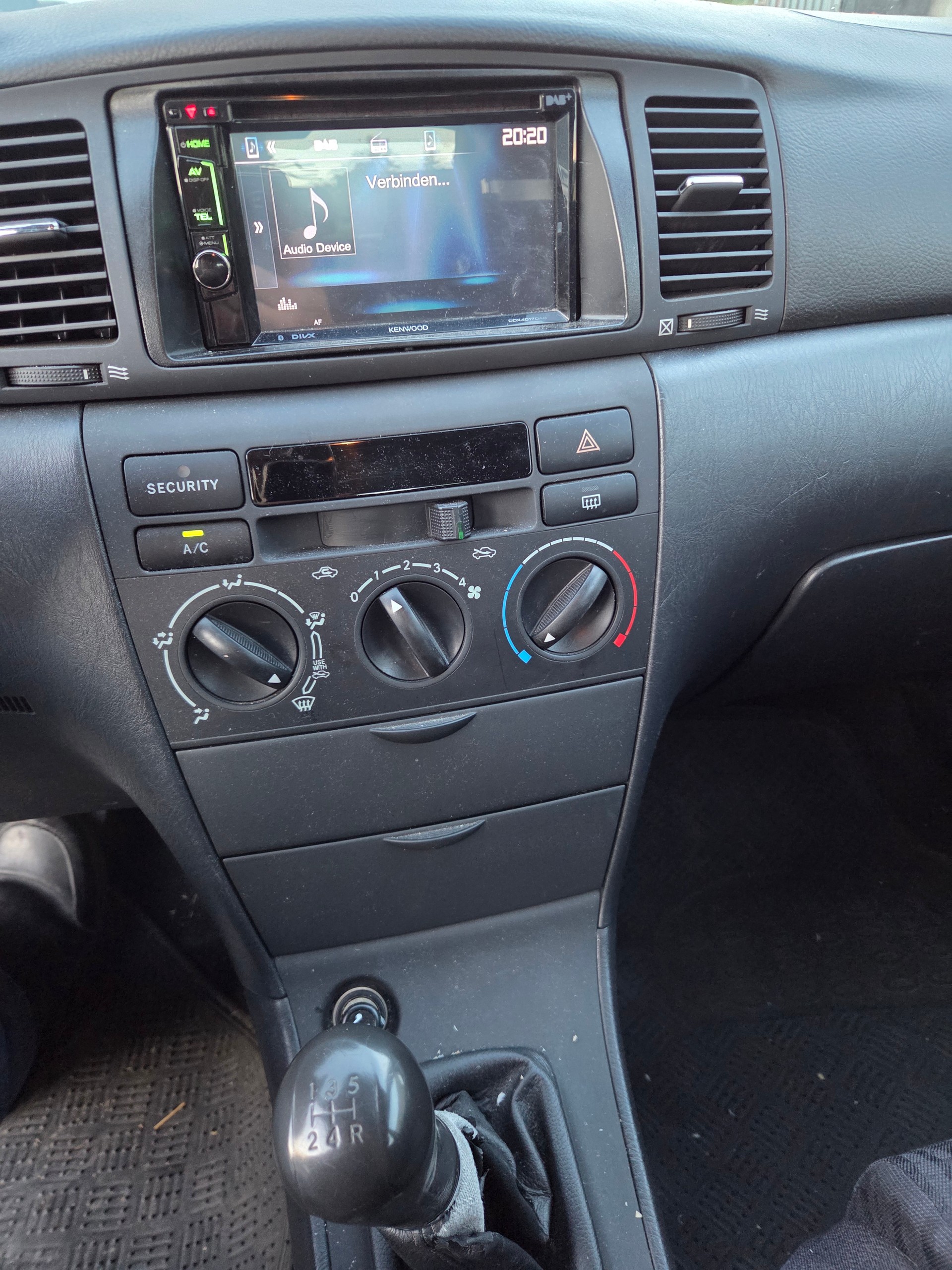 TOYOTA Corolla 1.4 Linea Terra-image-8