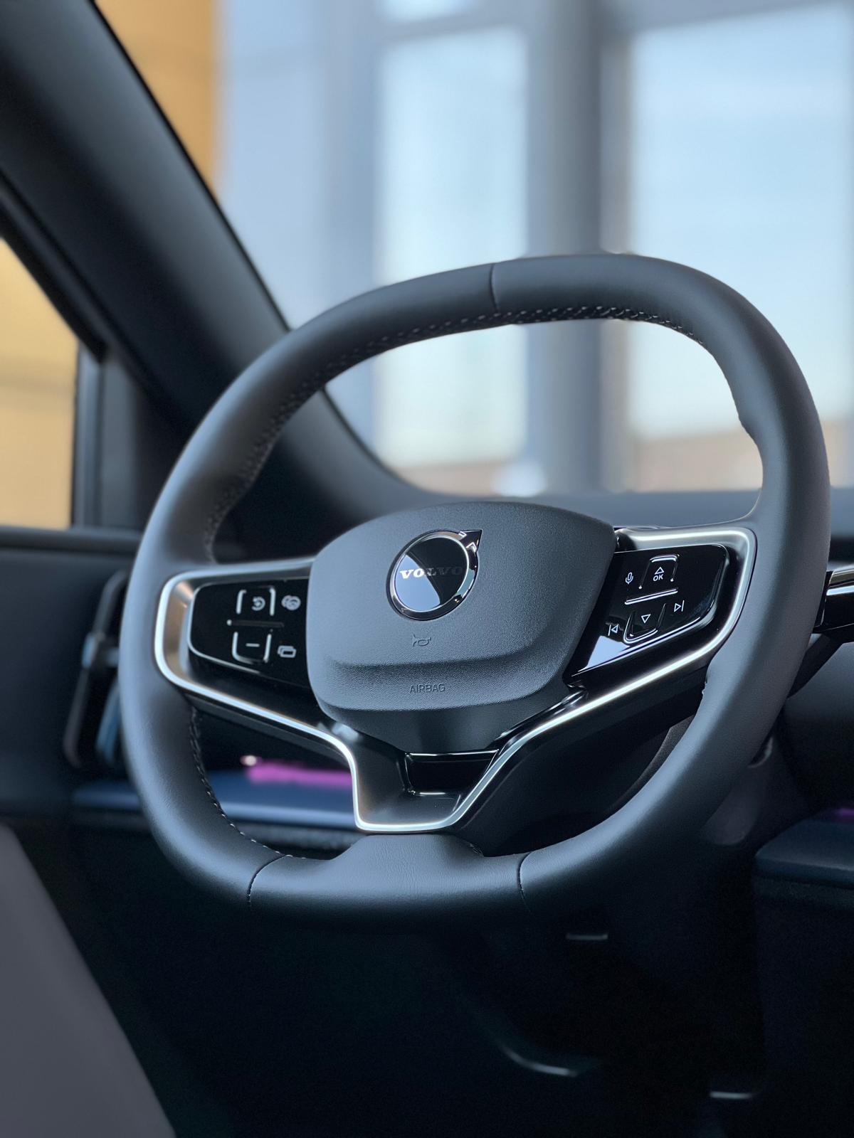VOLVO EX30 E60 Twin Ultra Performance AWD-image-9