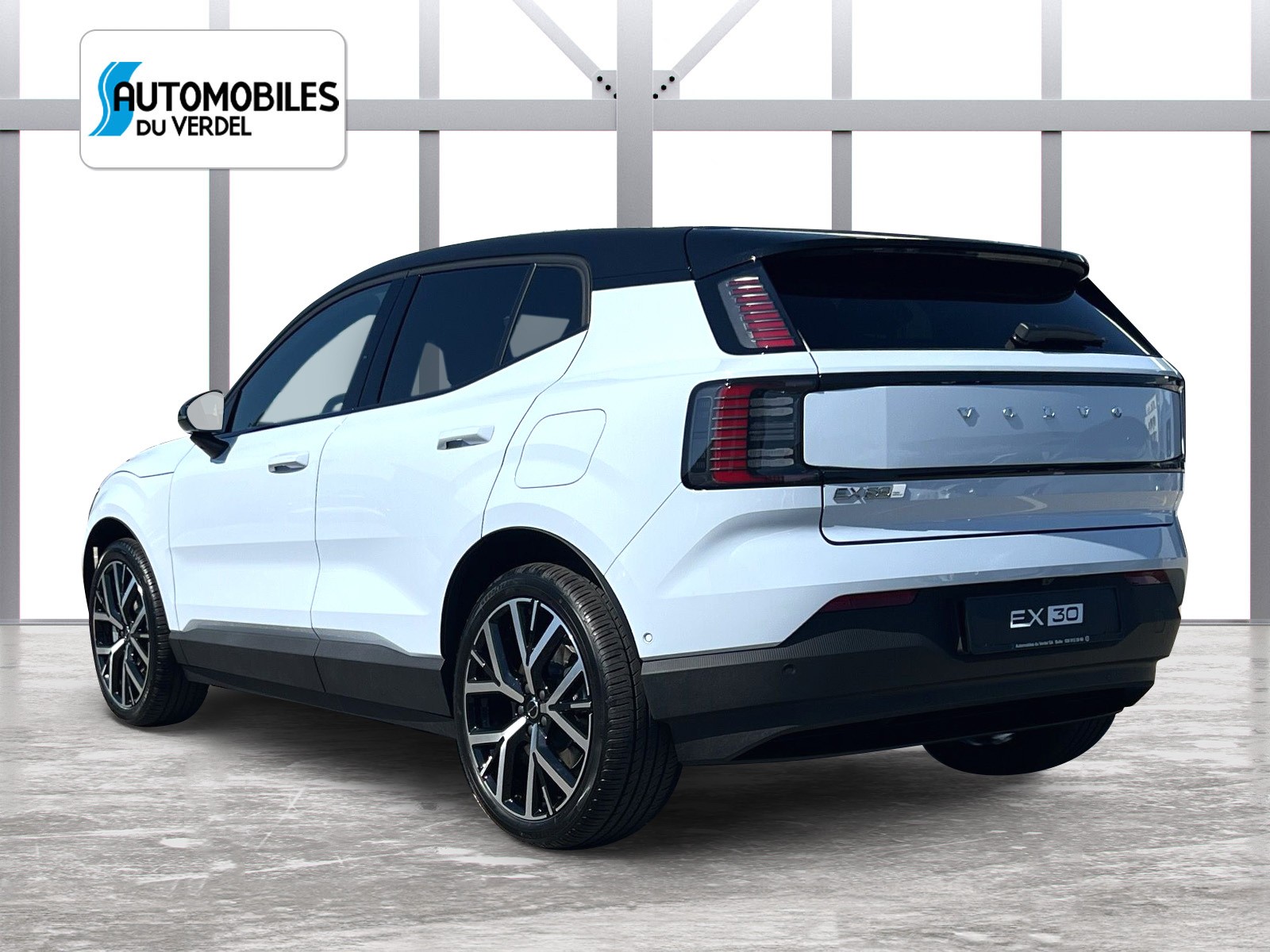 VOLVO EX30 E60 Twin Ultra Performance AWD-image-2