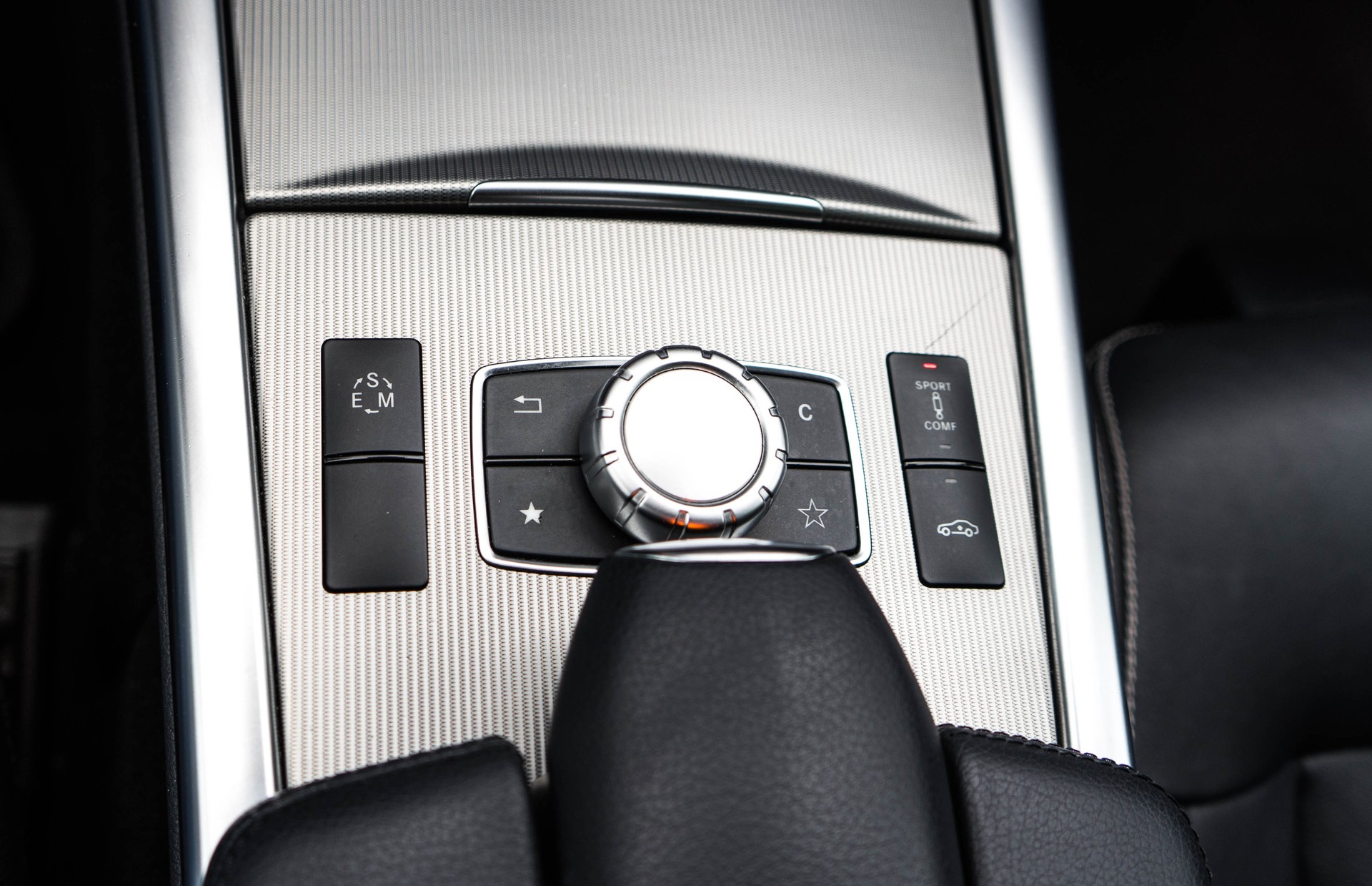 MERCEDES-BENZ E 350 CDI Avantgarde 4Matic AMG-LINE-image-23