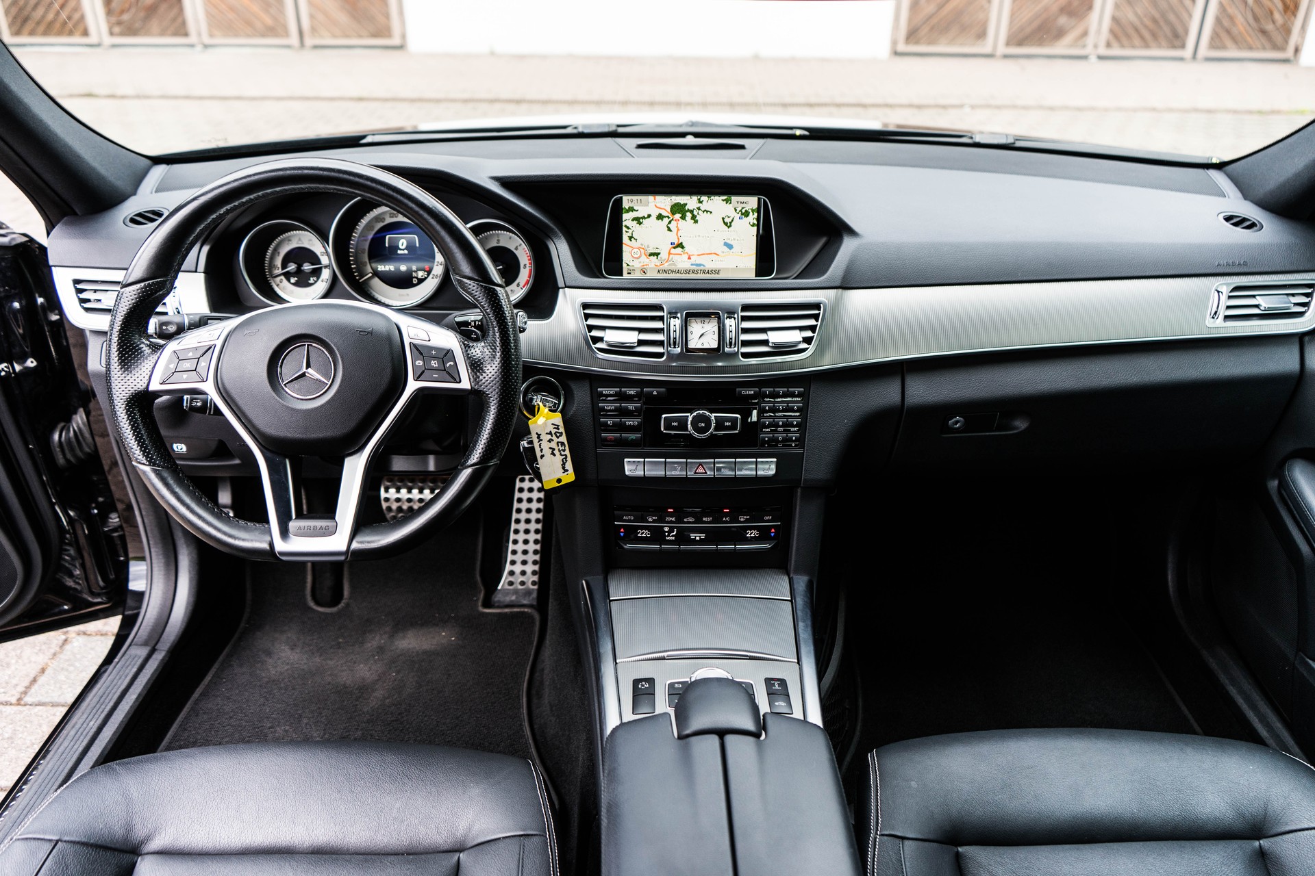 MERCEDES-BENZ E 350 CDI Avantgarde 4Matic AMG-LINE-image-16