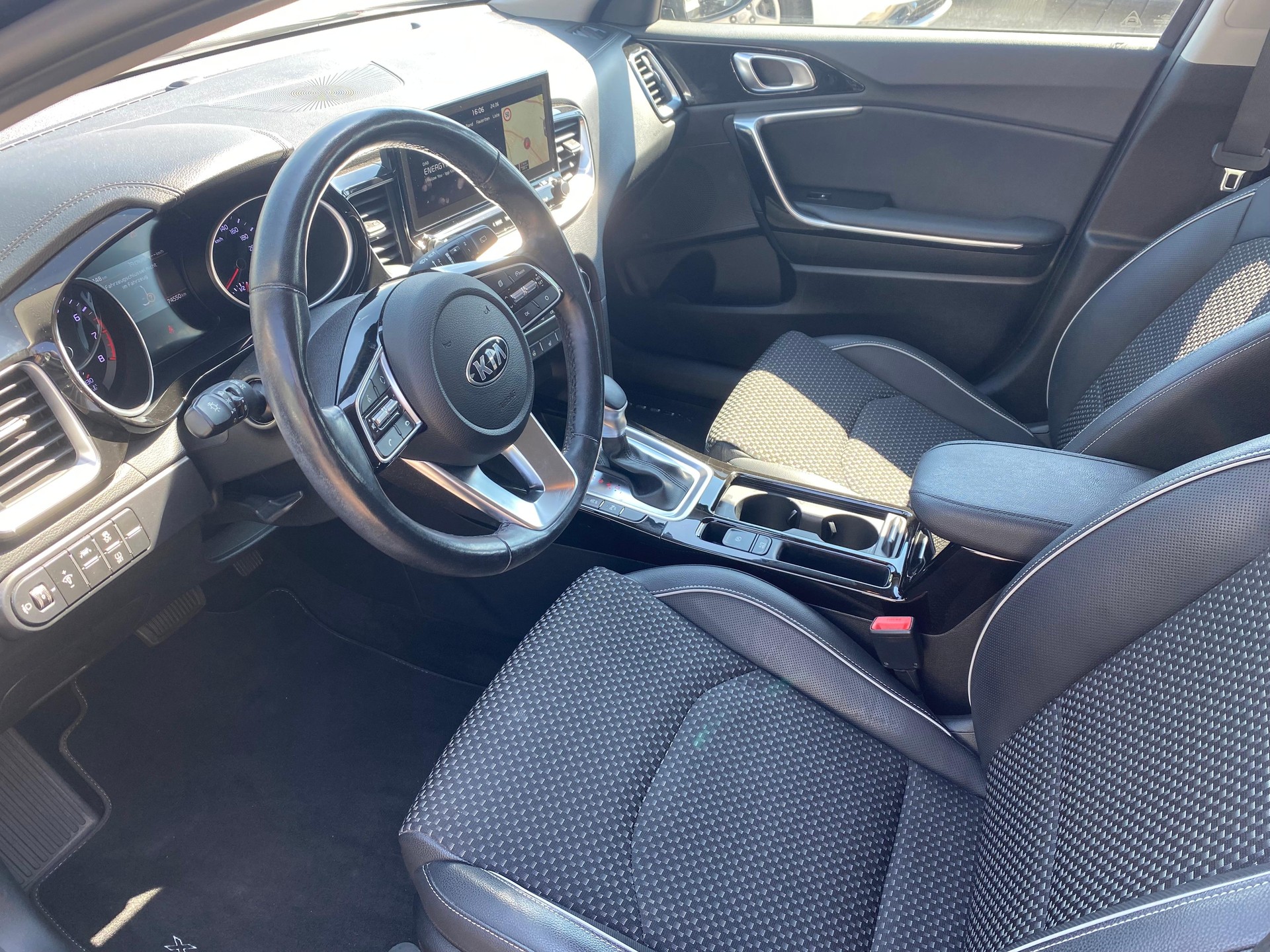 KIA XCeed 1.4 T-GDi Trend-image-8