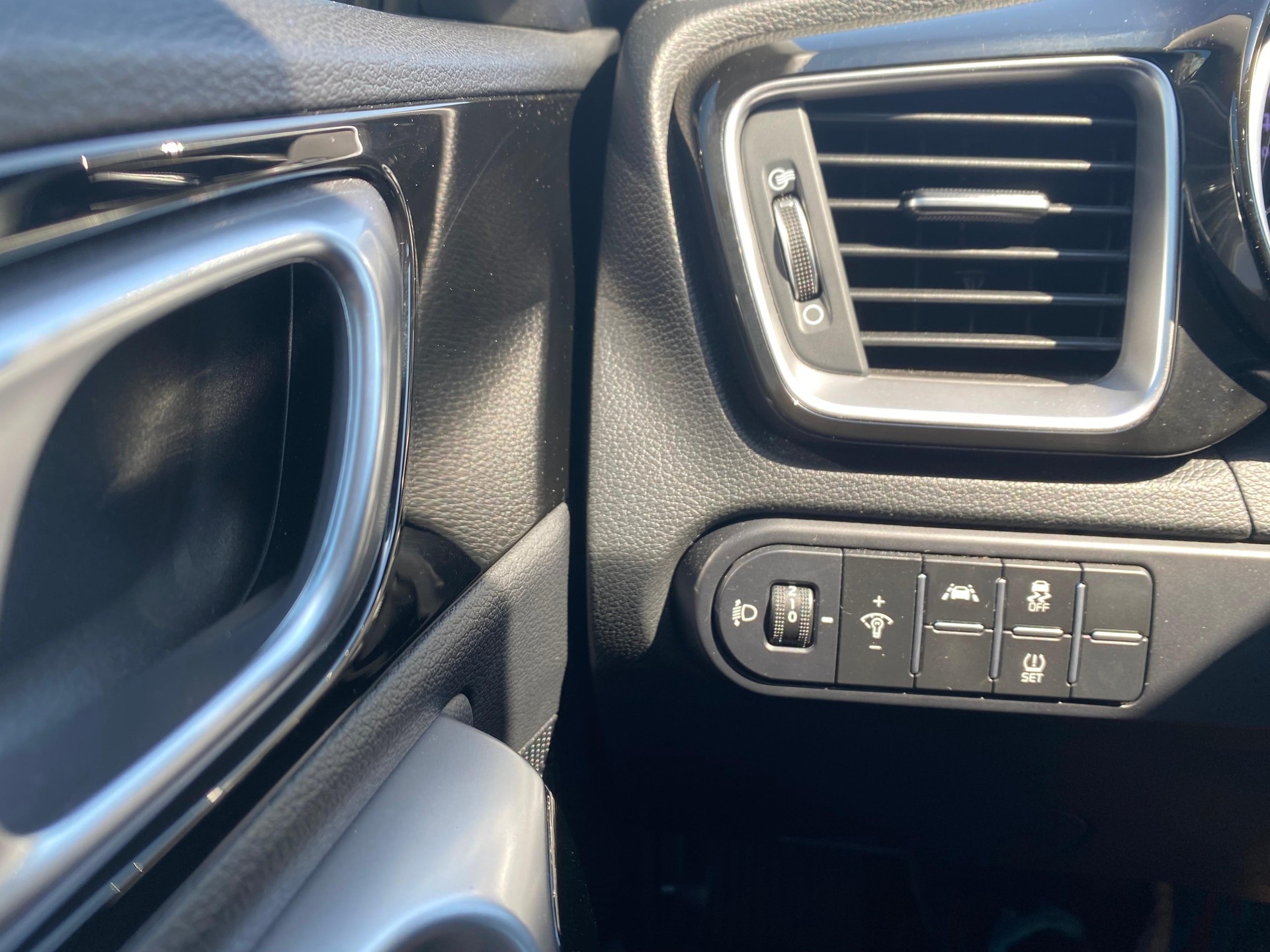 KIA XCeed 1.4 T-GDi Trend-image-9