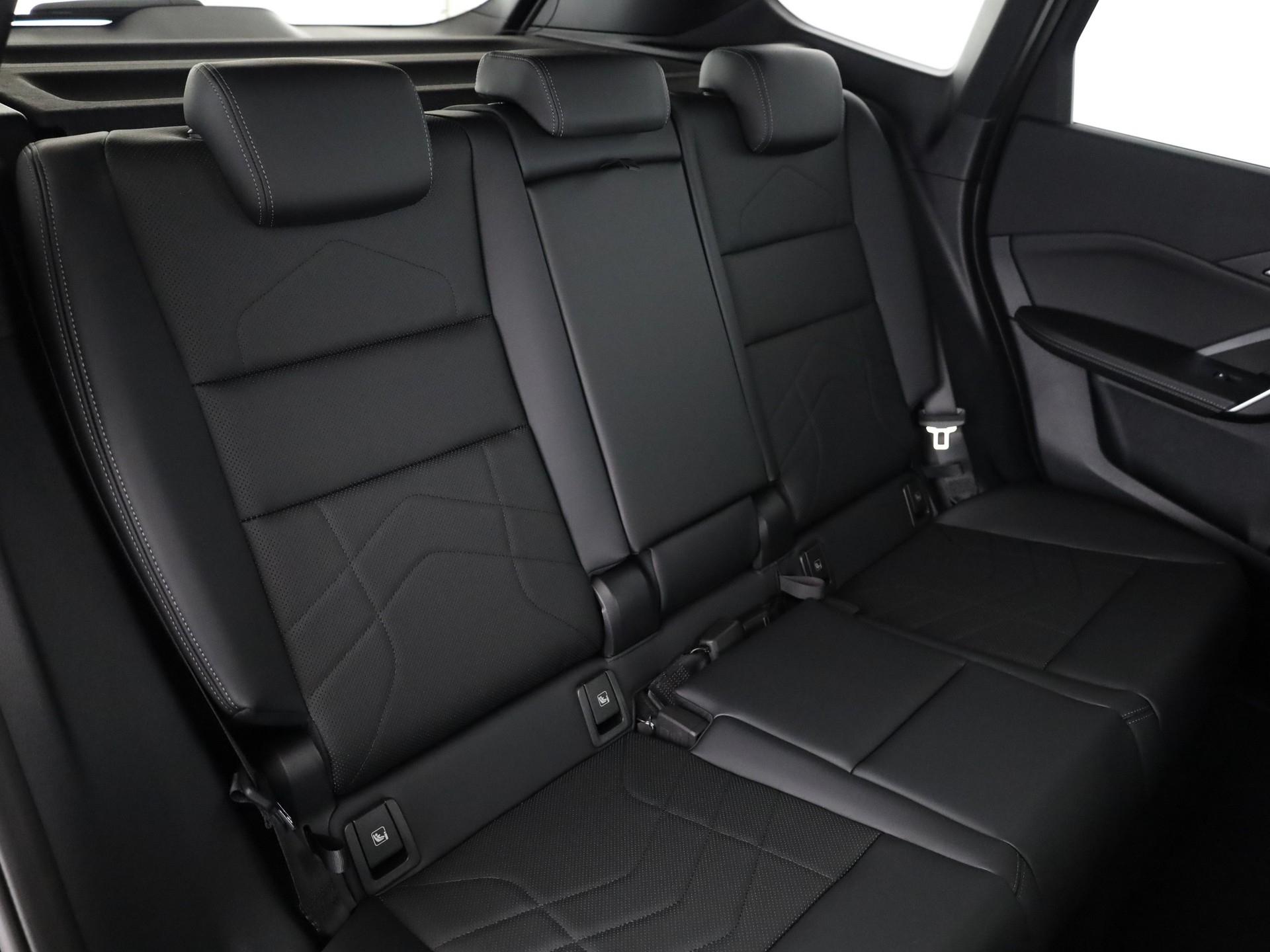 BMW iX1 eDrive 20 Ed. M Sport-image-15