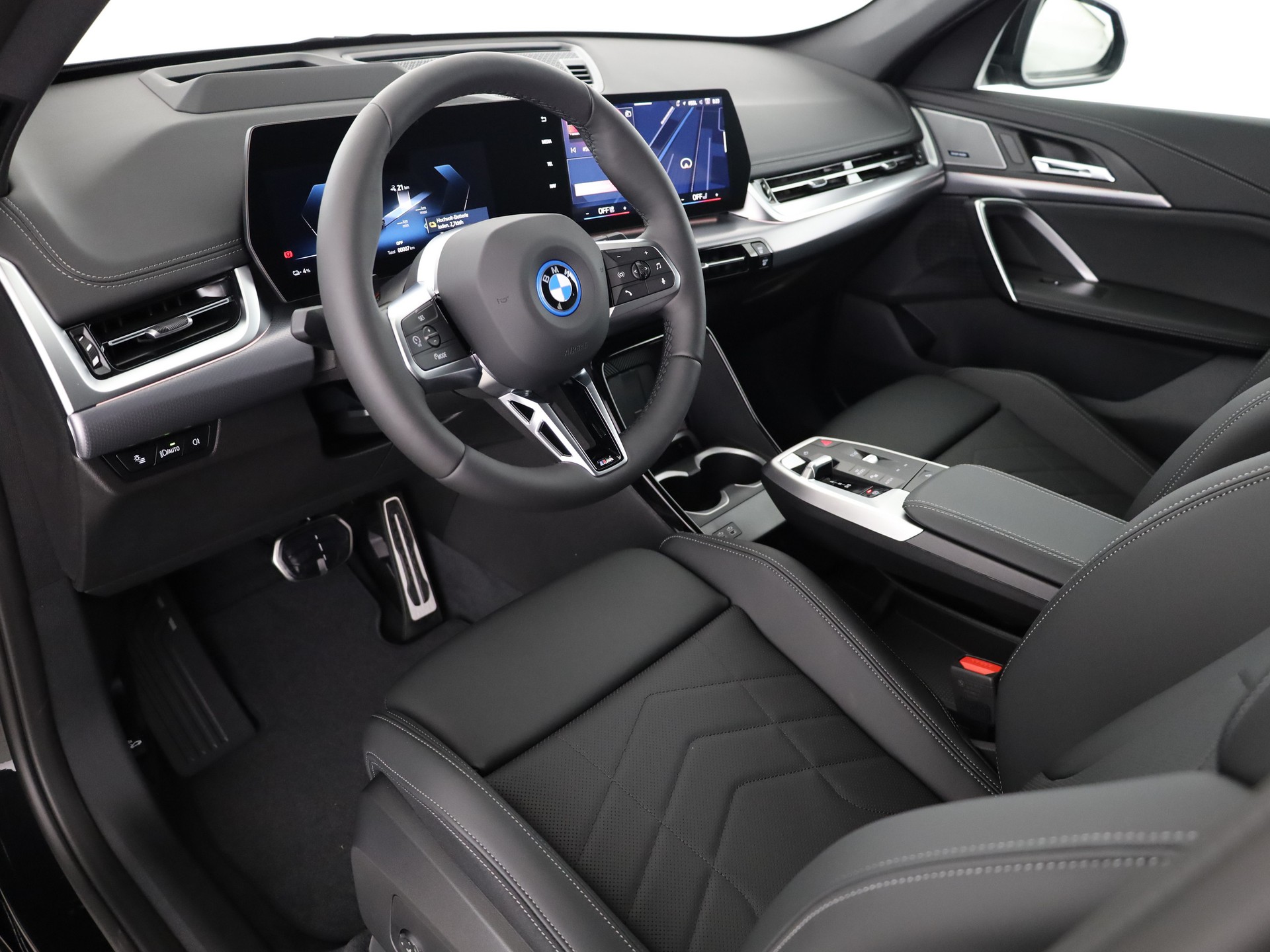 BMW iX1 eDrive 20 Ed. M Sport-image-11