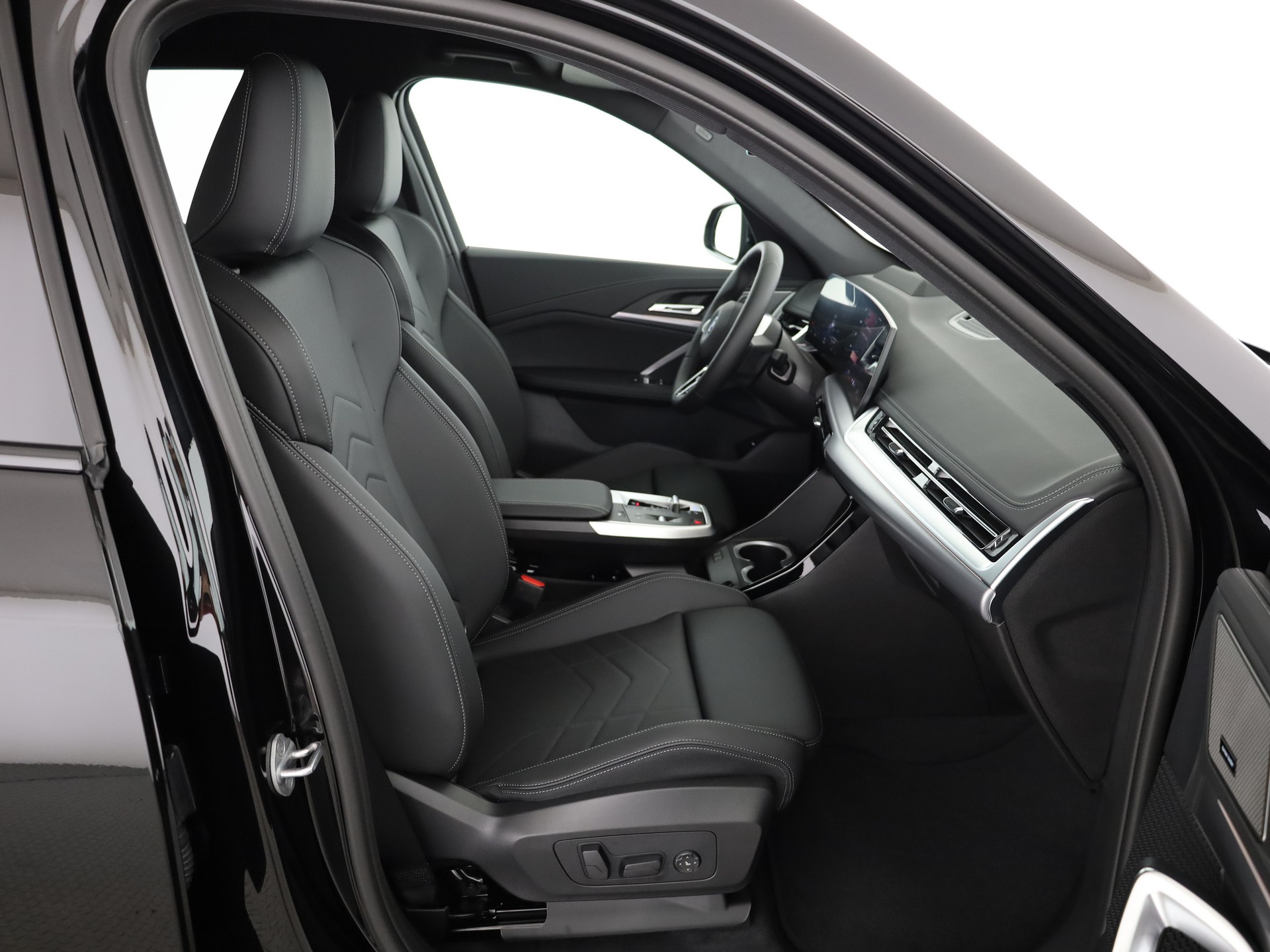 BMW iX1 eDrive 20 Ed. M Sport-image-14