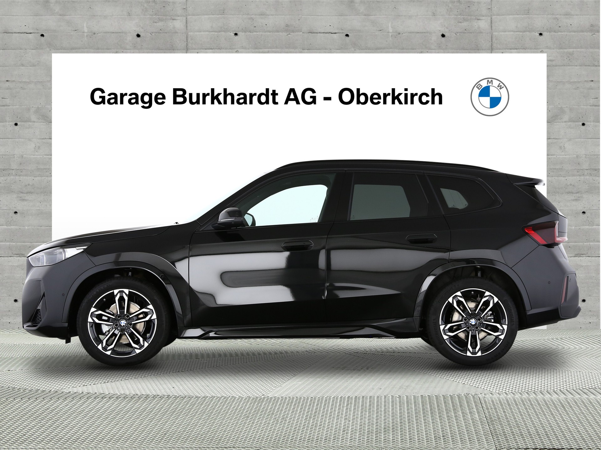 BMW iX1 eDrive 20 Ed. M Sport-image-2