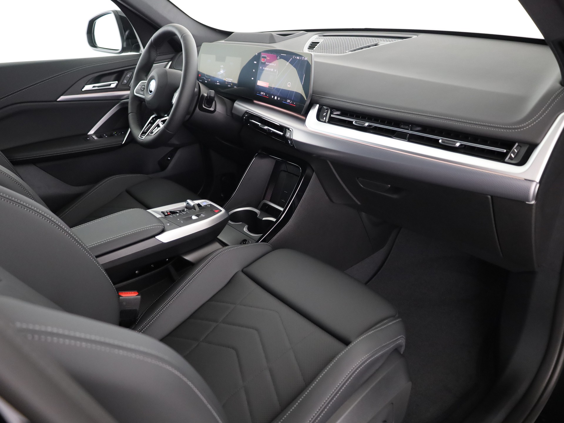 BMW iX1 eDrive 20 Ed. M Sport-image-13