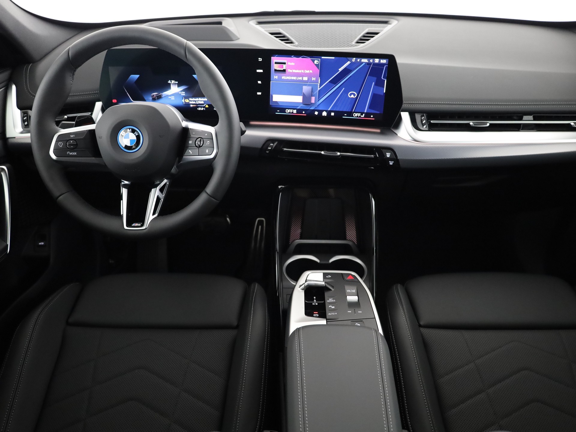 BMW iX1 eDrive 20 Ed. M Sport-image-16
