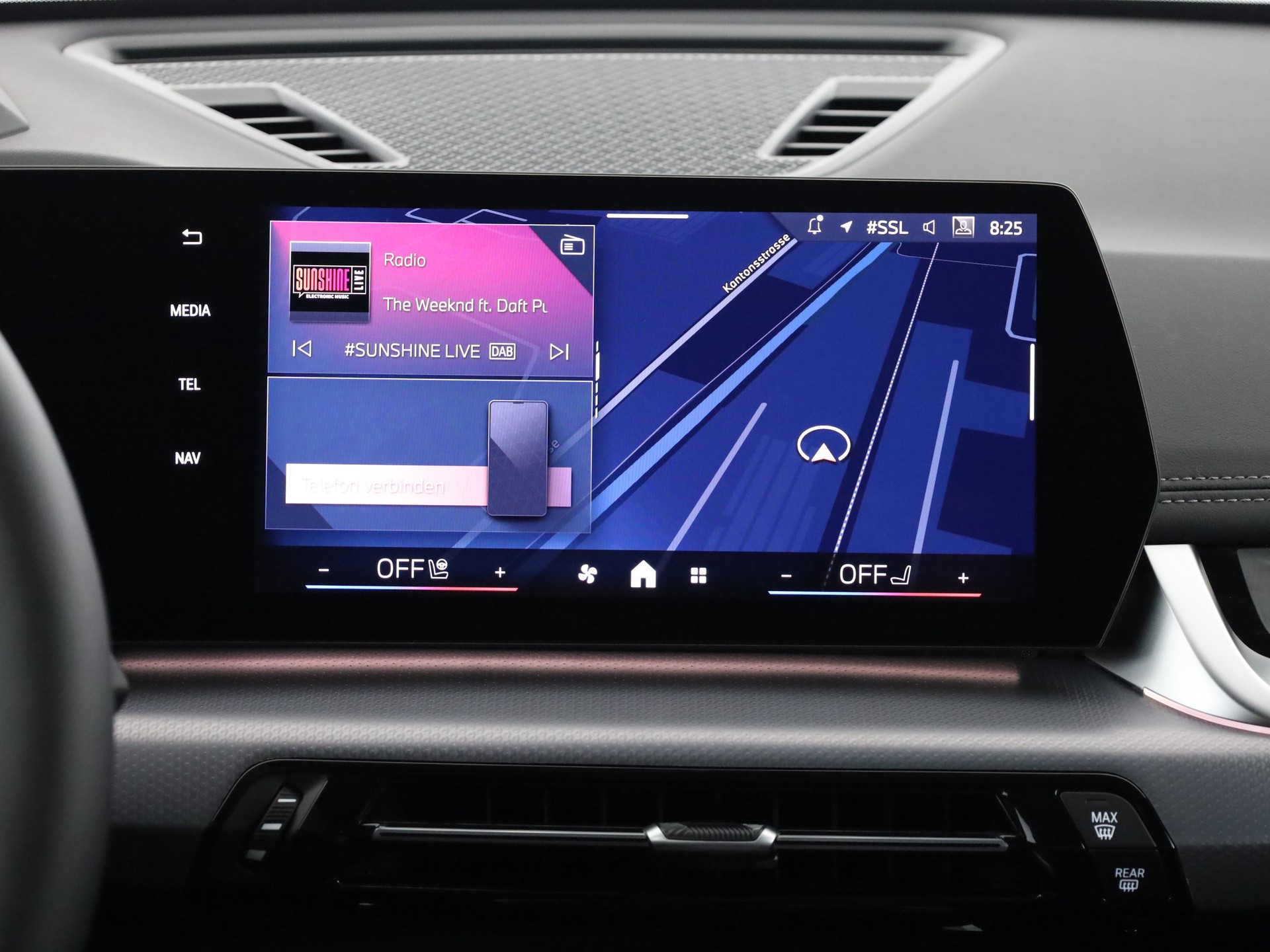 BMW iX1 eDrive 20 Ed. M Sport-image-17
