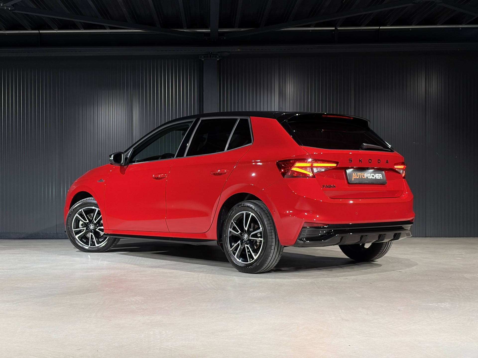 SKODA Fabia 1.0 TSI Monte Carlo DSG-showroom-element-1