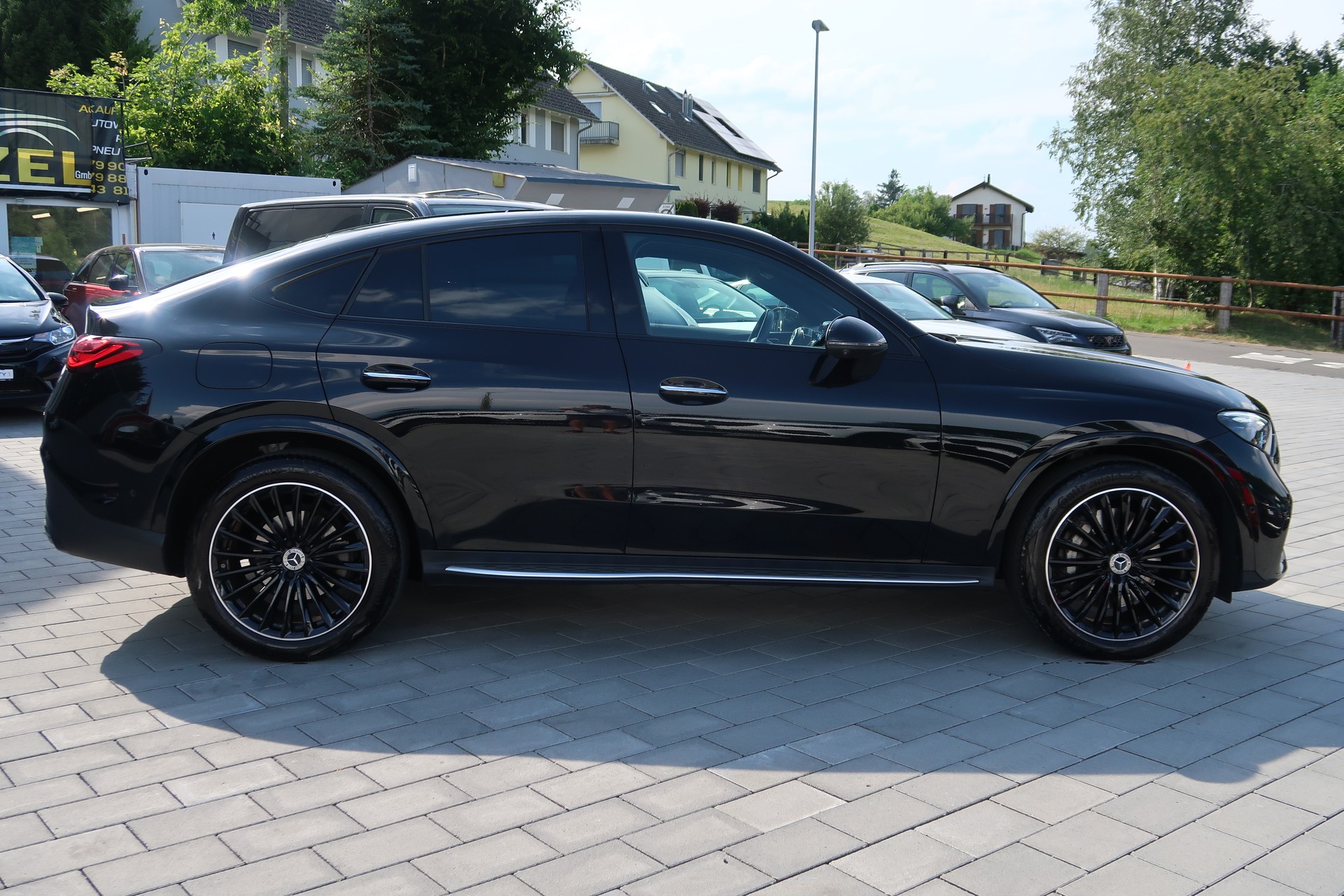 MERCEDES-BENZ GLC Coupé 220 d 4Matic 9G-Tronic-showroom-element-3