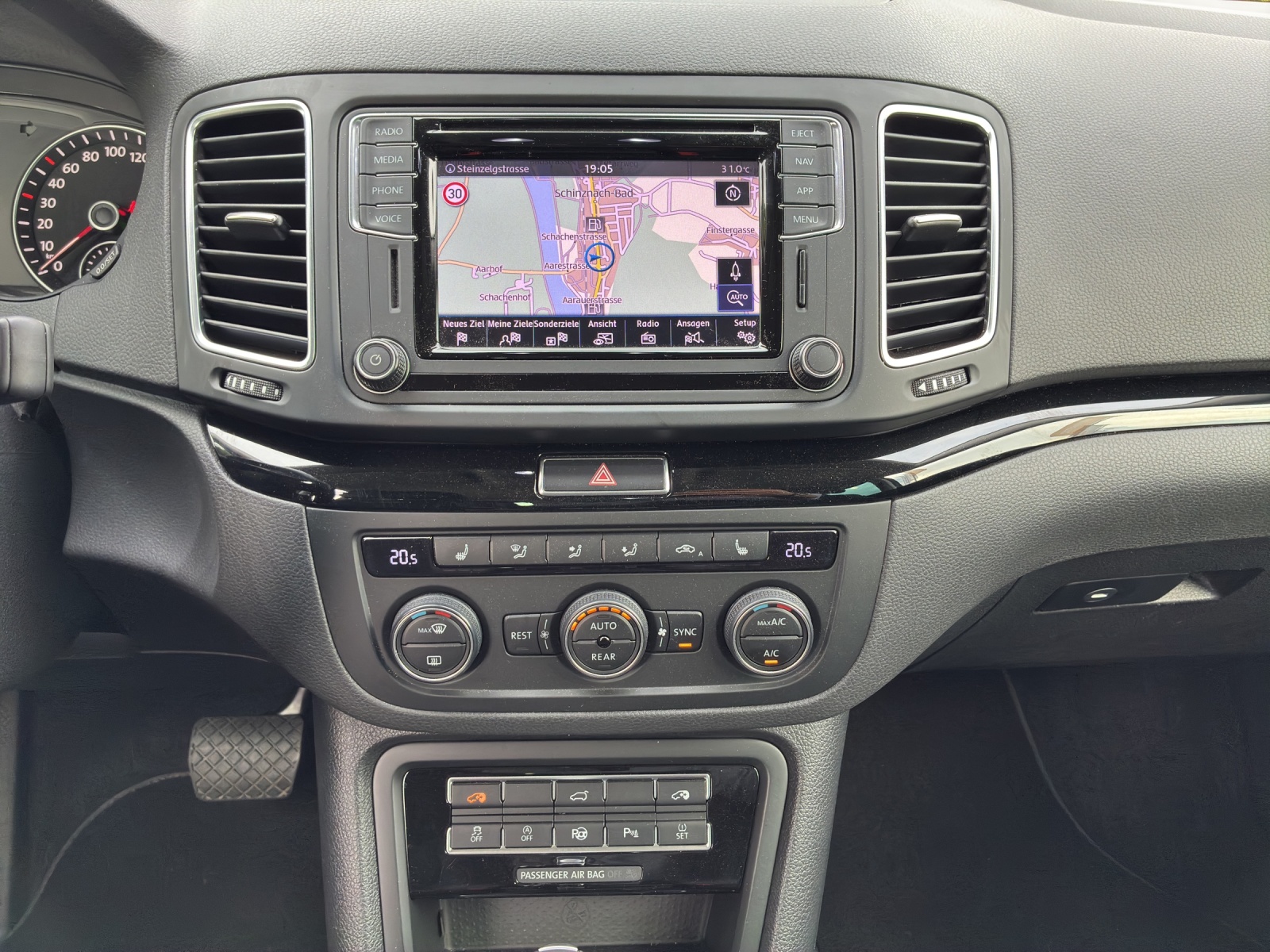 SEAT Alhambra 2.0 TDI 4Drive SWISS FR-image-9