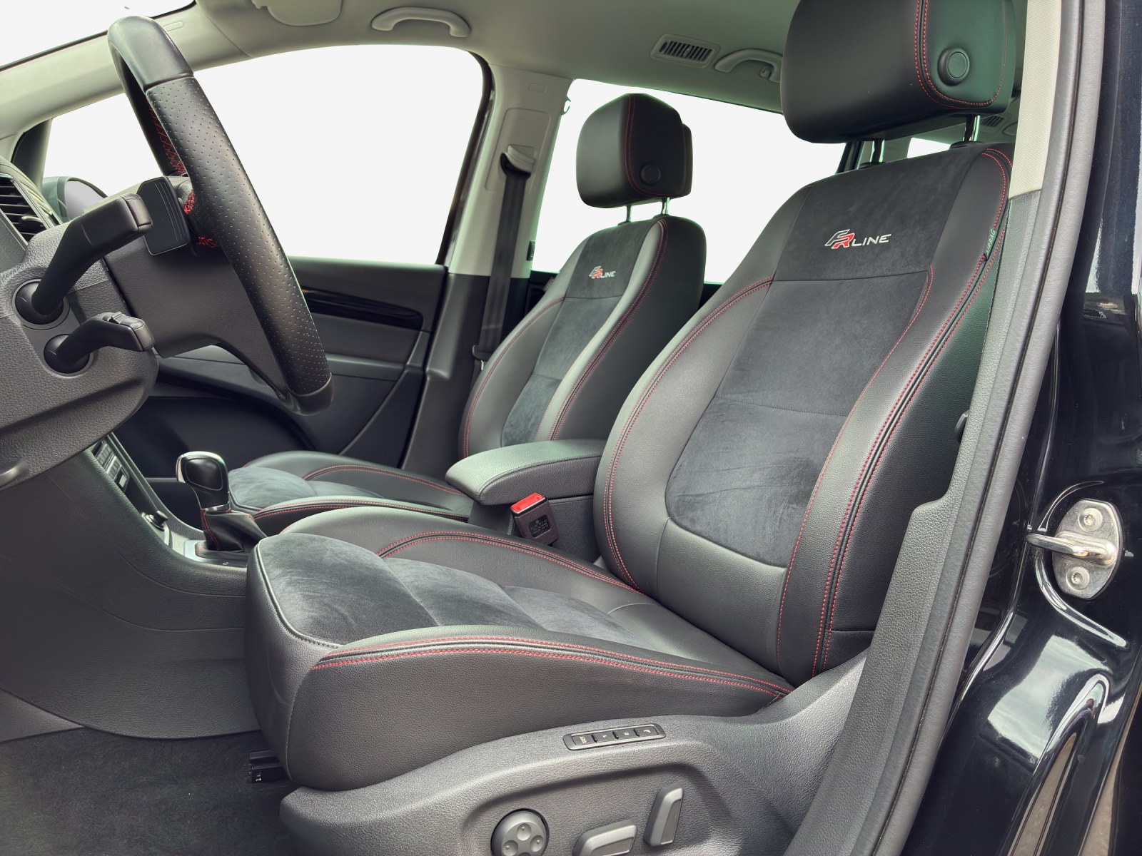 SEAT Alhambra 2.0 TDI 4Drive SWISS FR-image-6