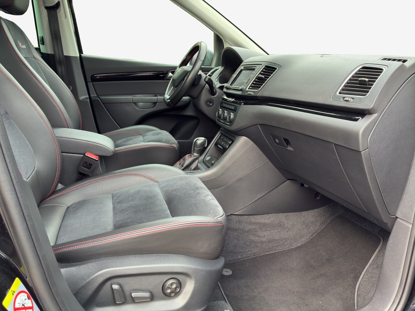 SEAT Alhambra 2.0 TDI 4Drive SWISS FR-image-13