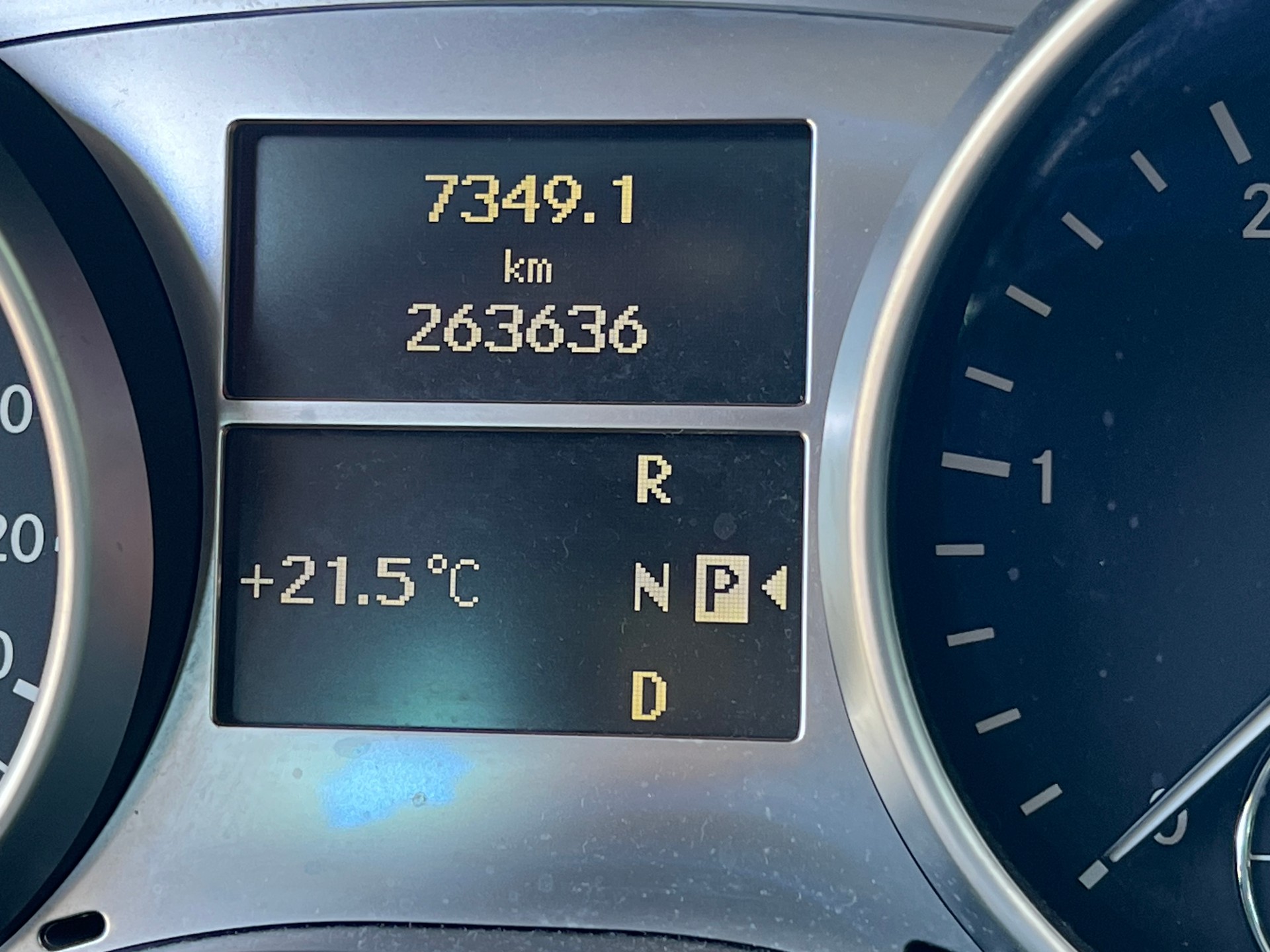 MERCEDES-BENZ ML 300 CDI Blue Efficiency 4Matic 7G-Tronic-image-8
