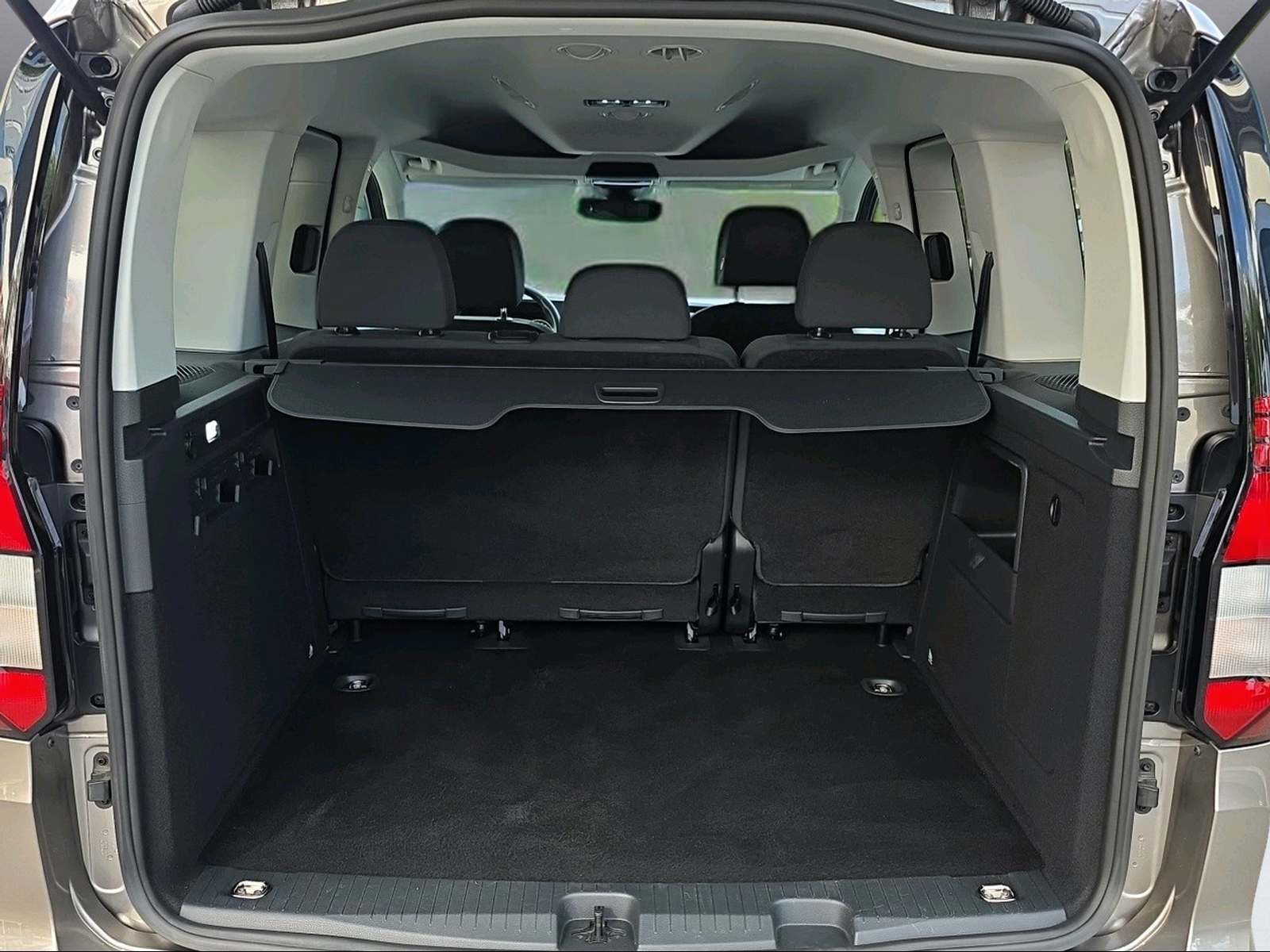 VW Caddy 2.0 TDI 122 Life DSG-image-7