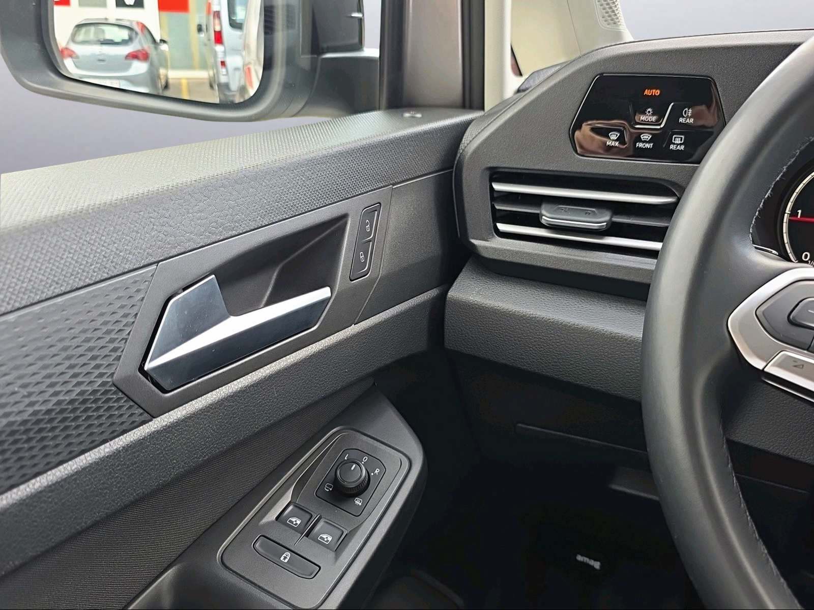 VW Caddy 2.0 TDI 122 Life DSG-image-13