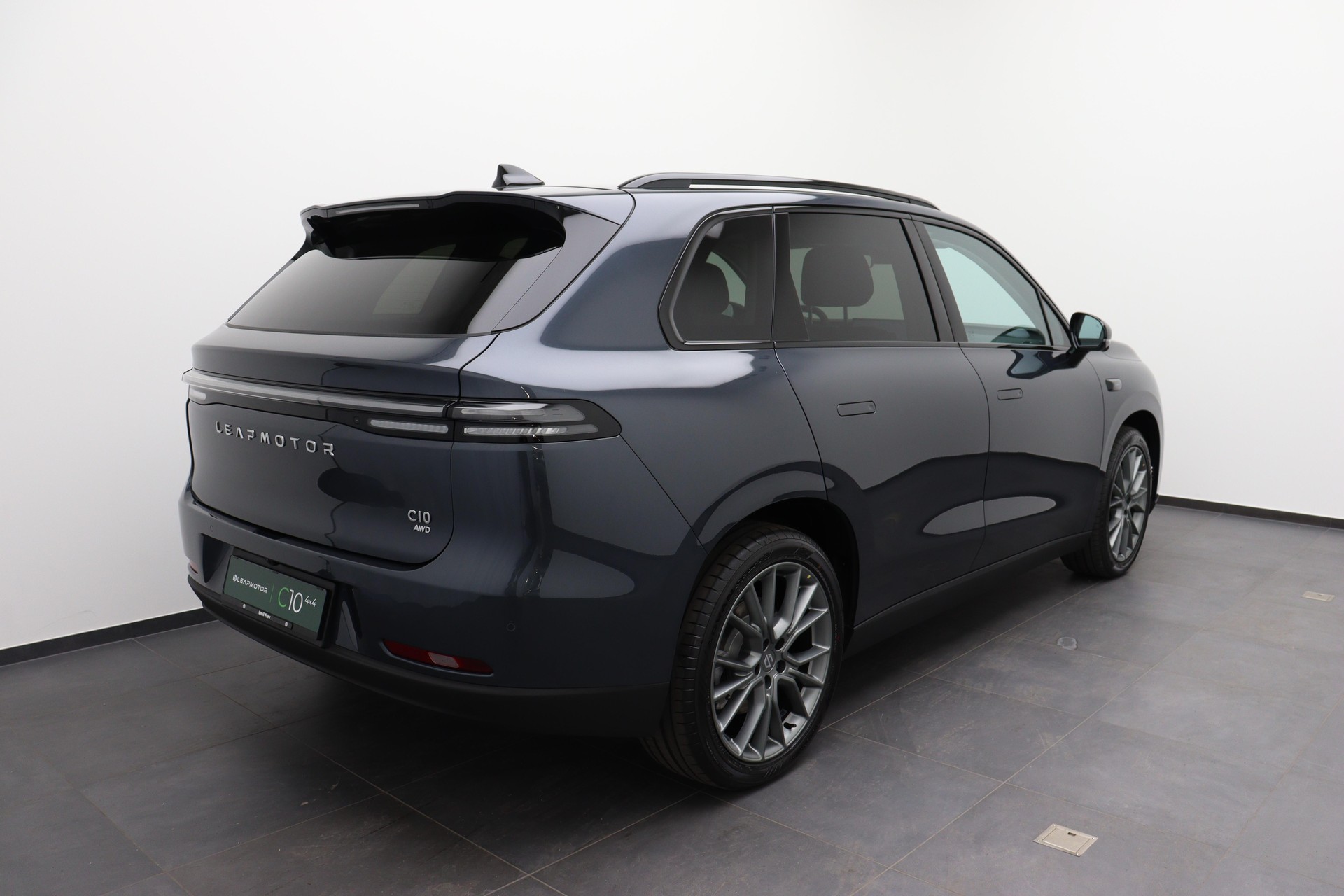 LEAPMOTOR C10 1.5 Hybrid EV-showroom-element-3