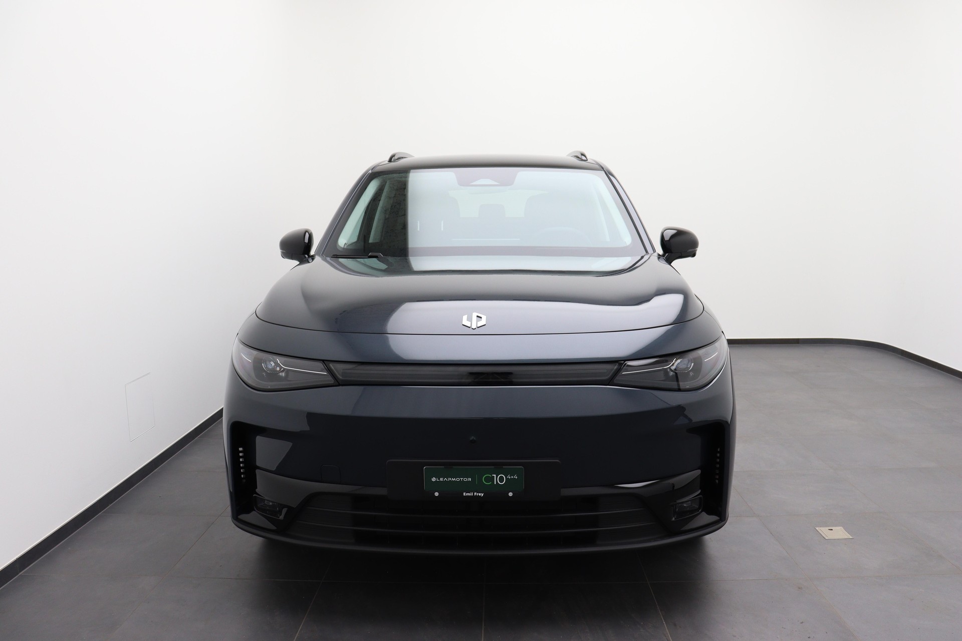 LEAPMOTOR C10 1.5 Hybrid EV-showroom-element-1