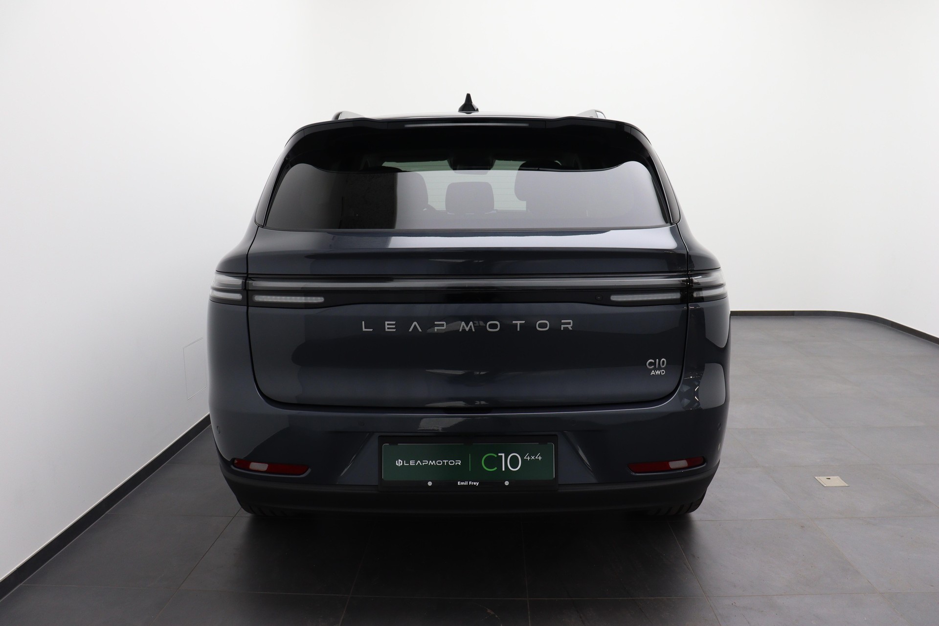 LEAPMOTOR C10 Design 1.5 Hybrid EV-image-4