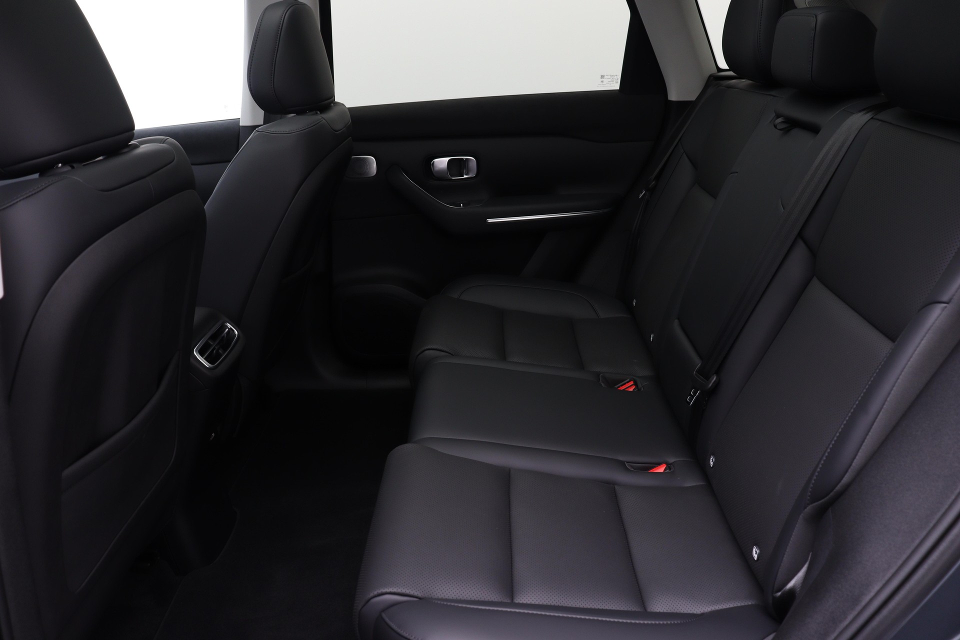 LEAPMOTOR C10 Design 1.5 Hybrid EV-image-8