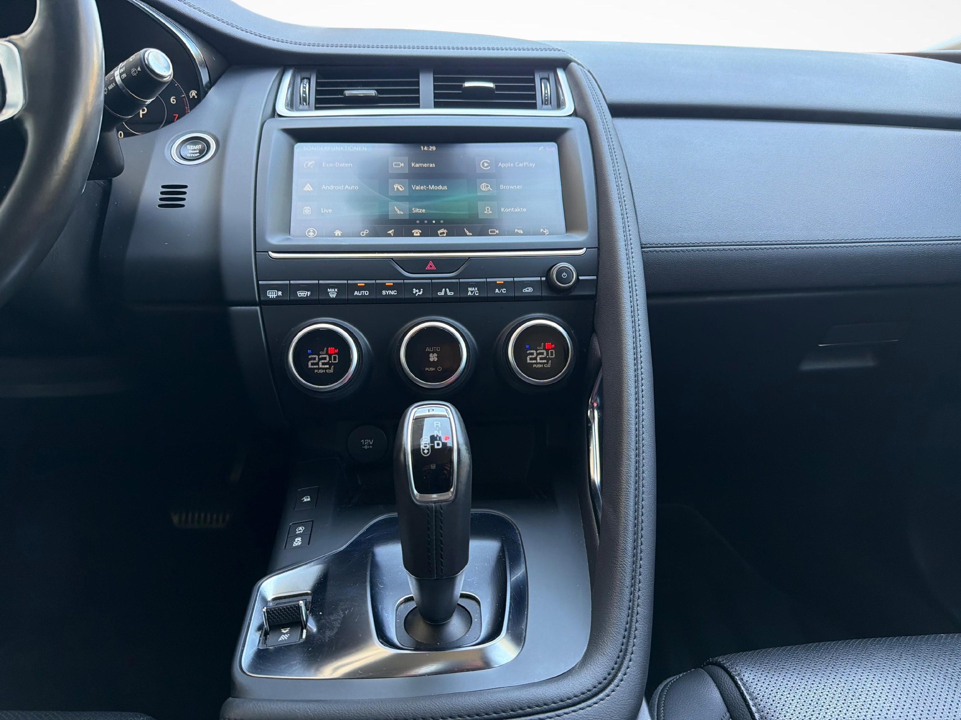 JAGUAR E-Pace 2.0 T 200 SE AWD-image-14