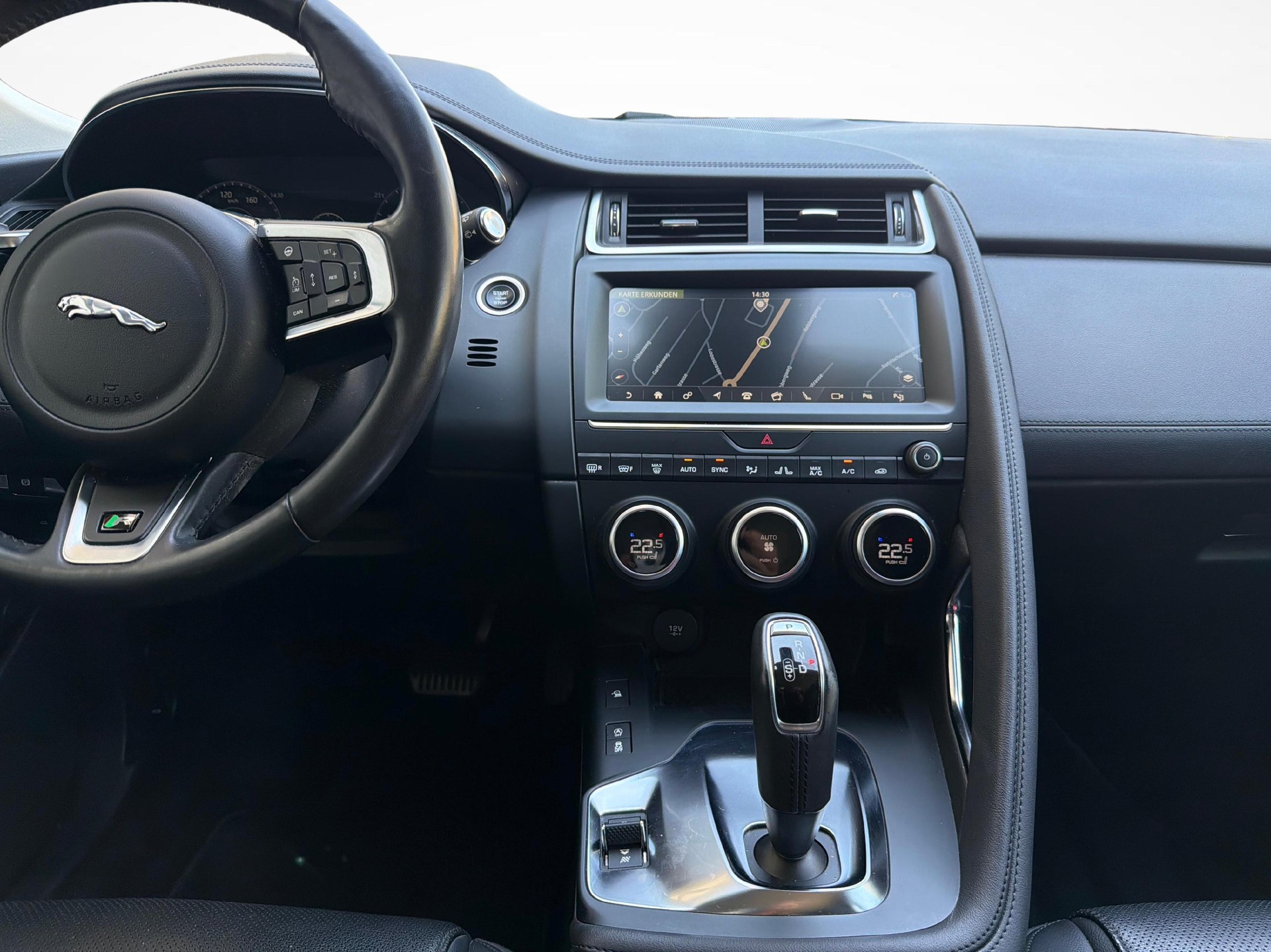 JAGUAR E-Pace 2.0 T 200 SE AWD-image-15