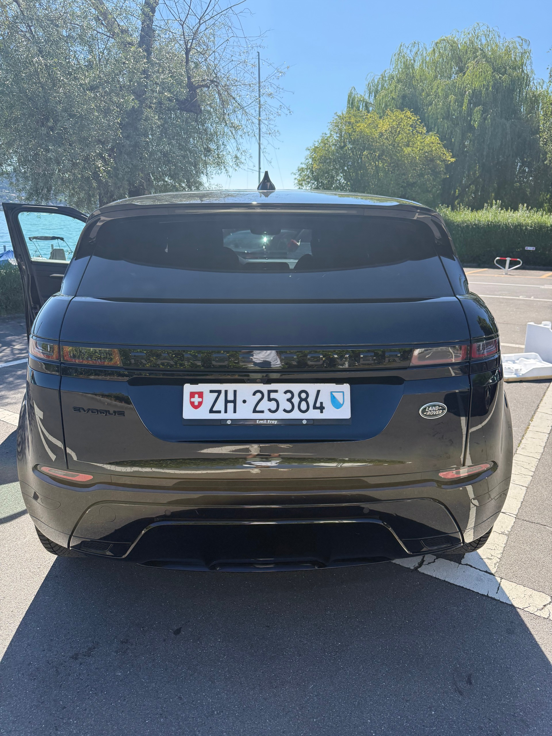 LAND ROVER 2.0 T R-Dynamic S-image-3