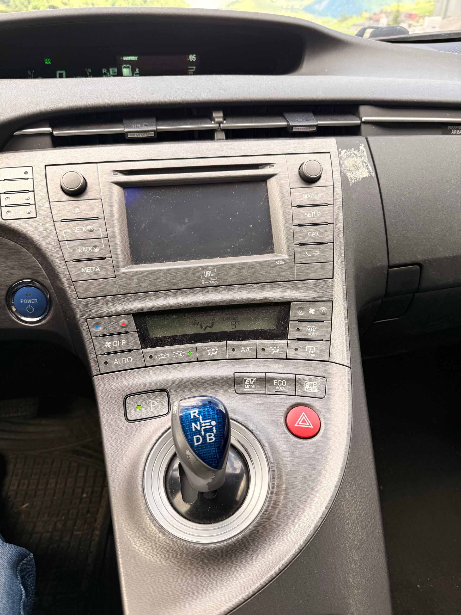 TOYOTA Prius 1.8 16V HSD Luna-image-12