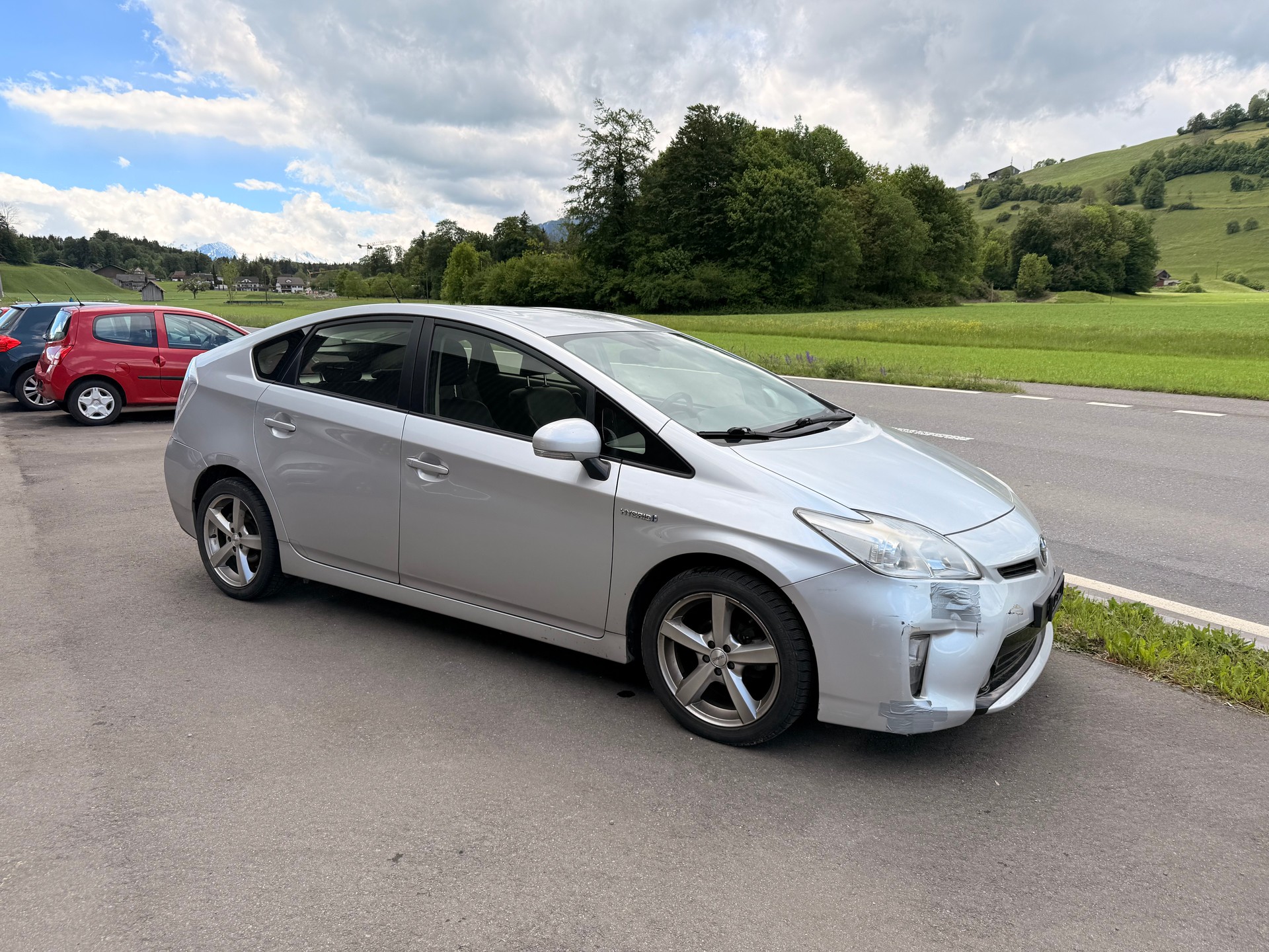 TOYOTA Prius 1.8 16V HSD Luna-image-1