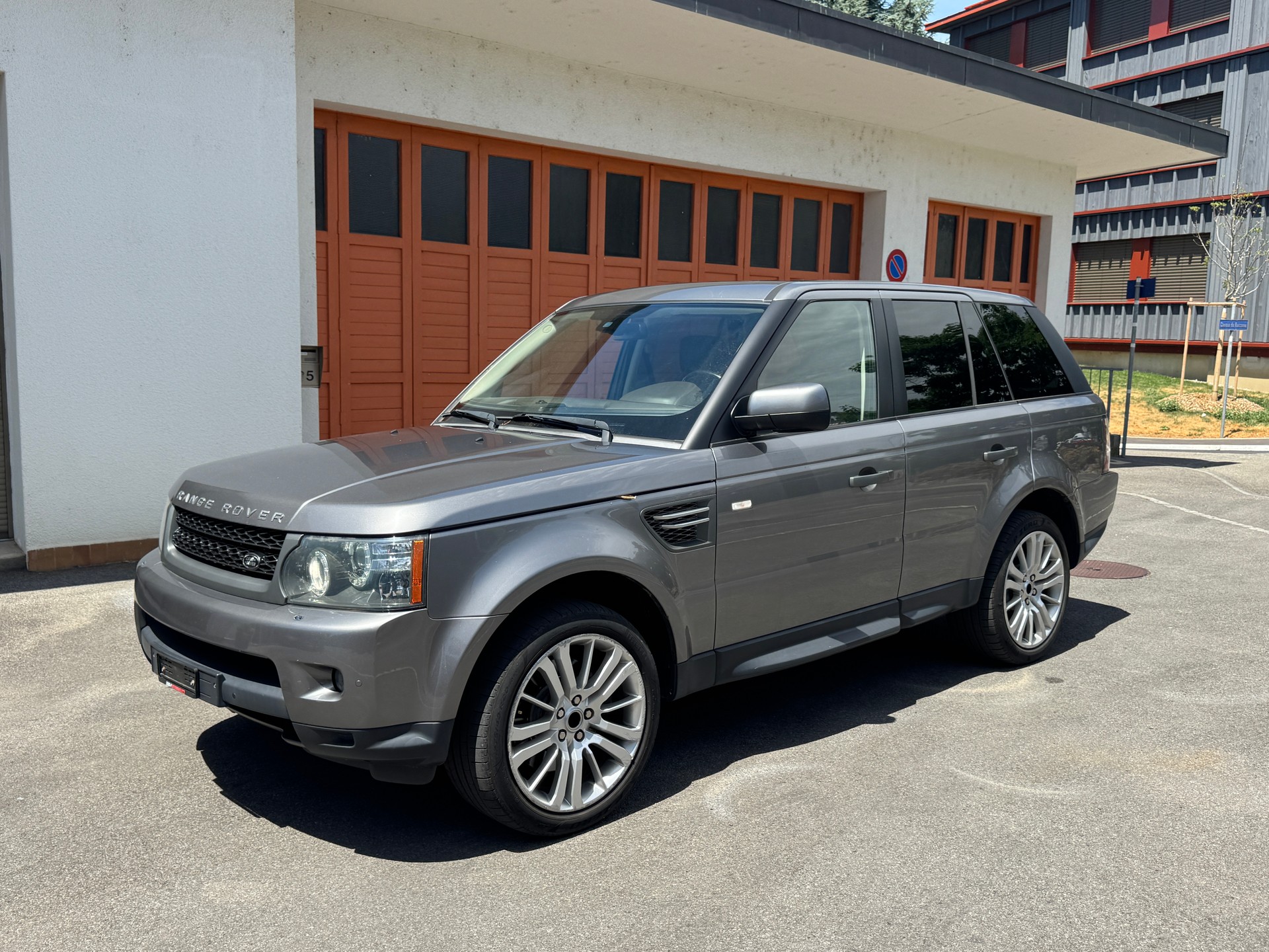 LAND ROVER Range Rover Sport 3.0 TDV6 HSE Automatic-image-1