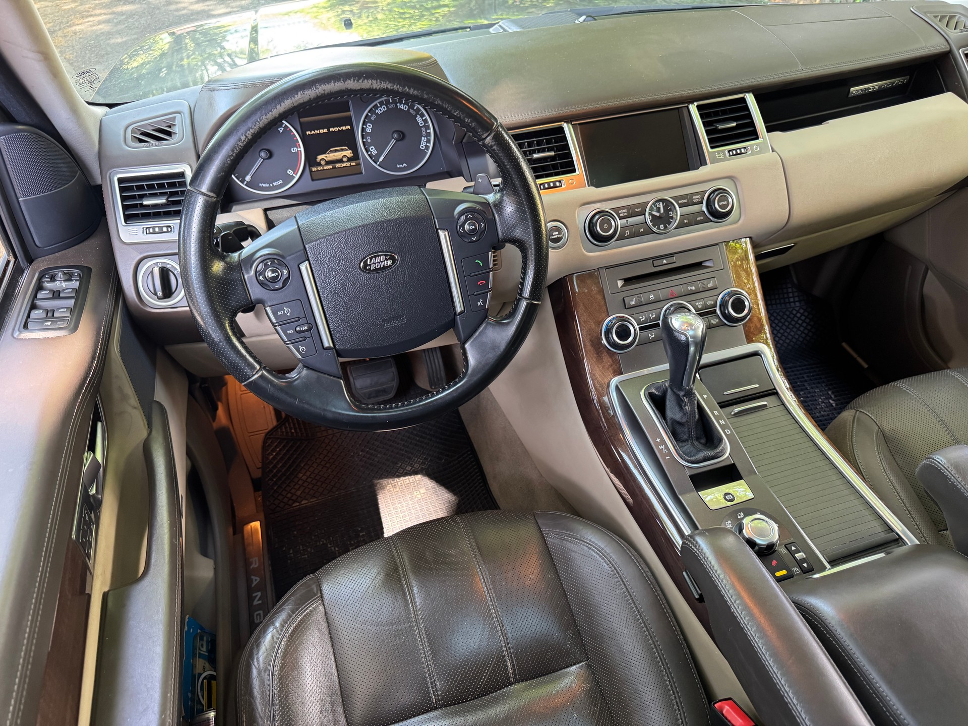 LAND ROVER Range Rover Sport 3.0 TDV6 HSE Automatic-image-11
