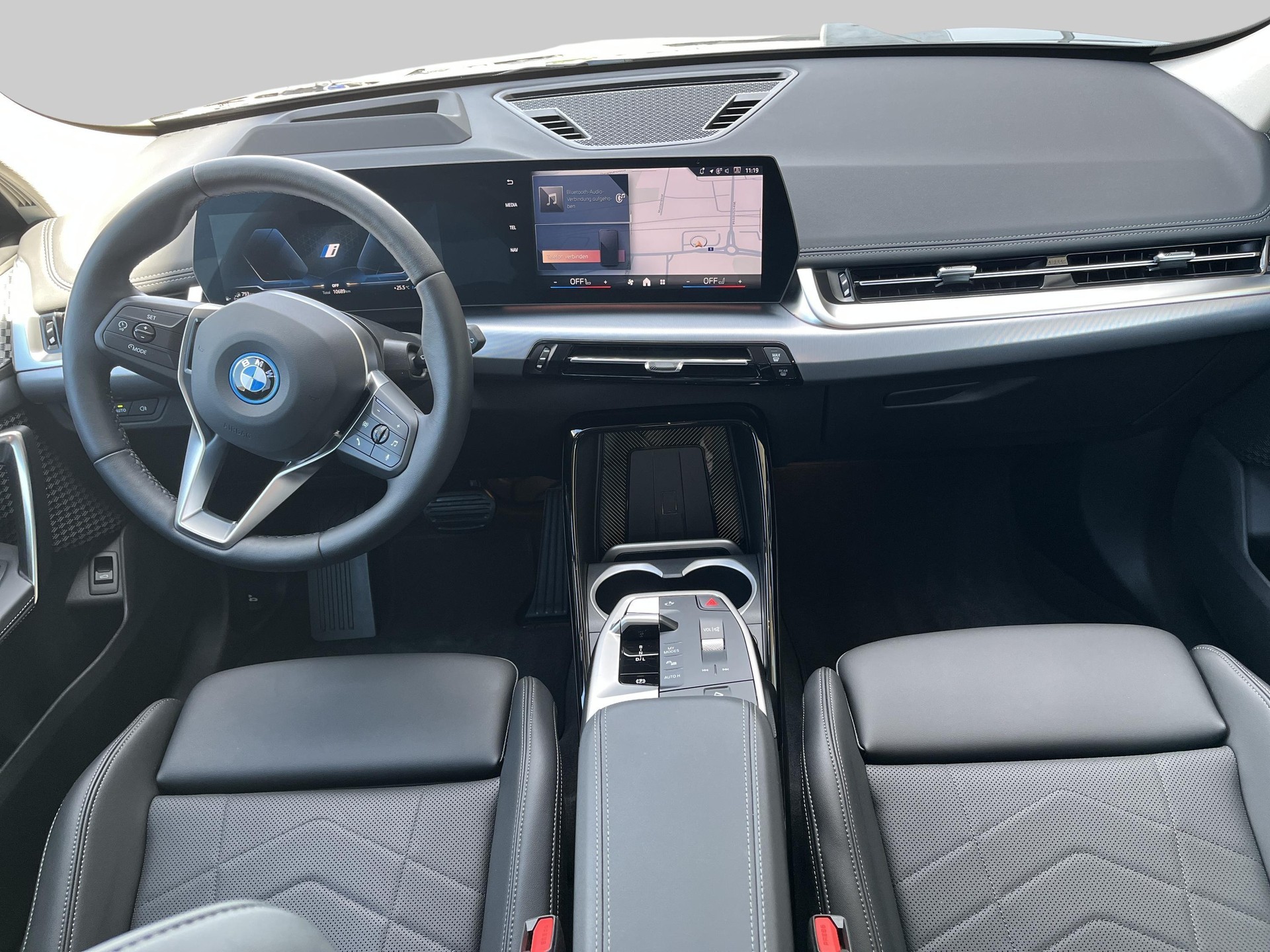 BMW X1 xDrive 25e xLine-image-8