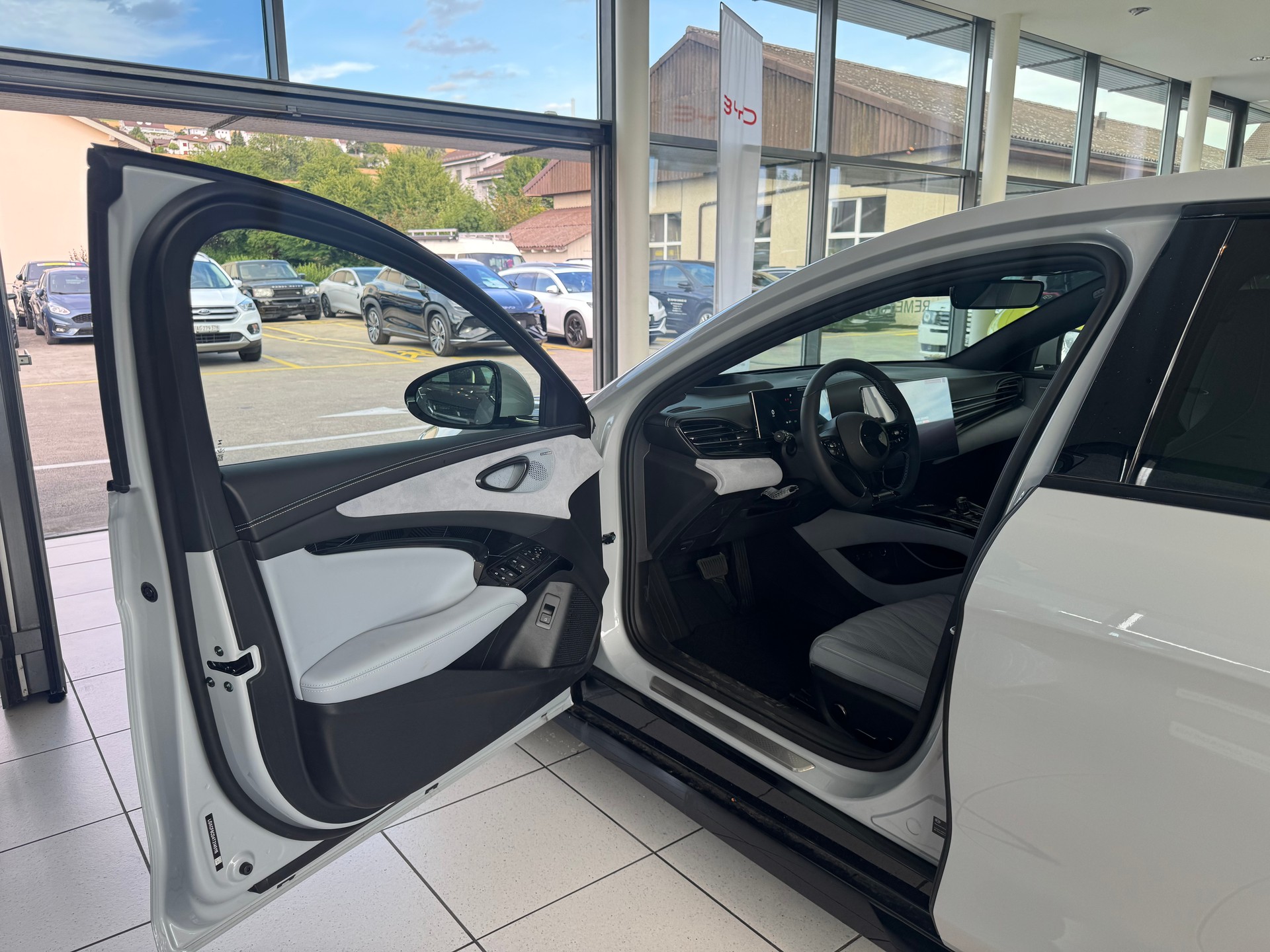 BYD Seal 82,2 kWh Excellence AWD-image-10