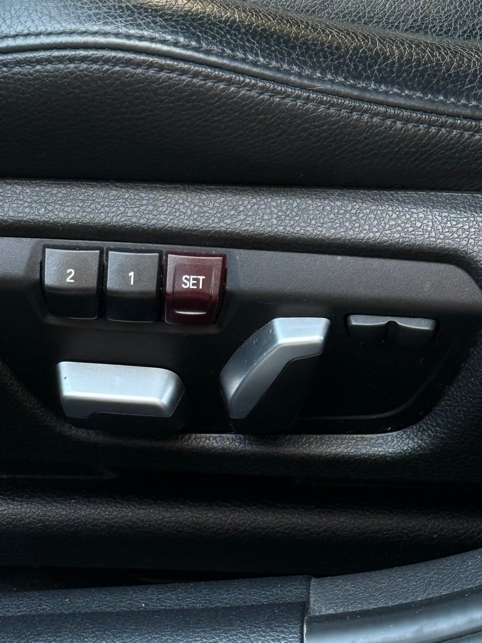 BMW M135i xDrive Steptronic-image-10